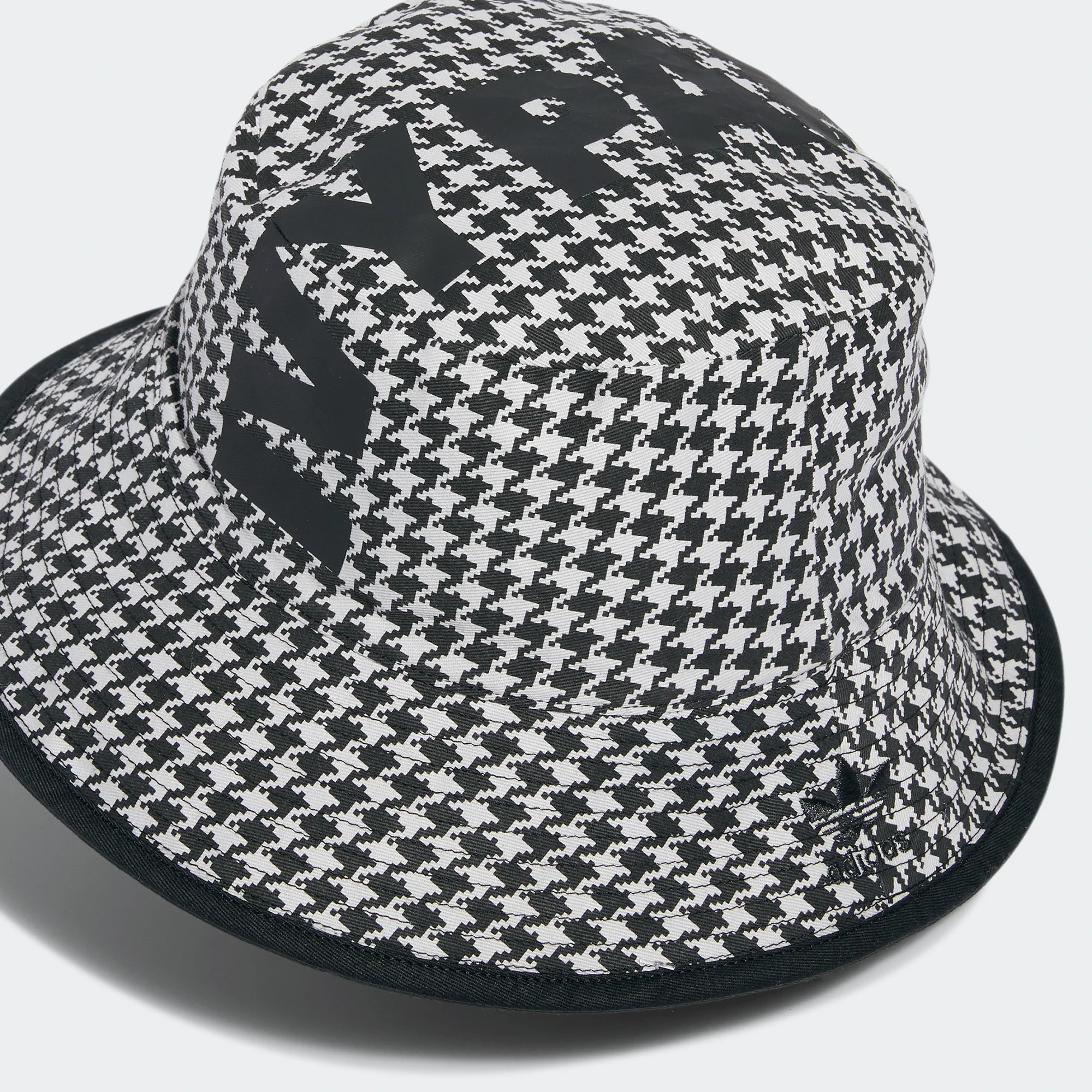 Adidas x Ivy Park Reversible Bucket Hat 'Wilpin/lgsogr' - Image 2