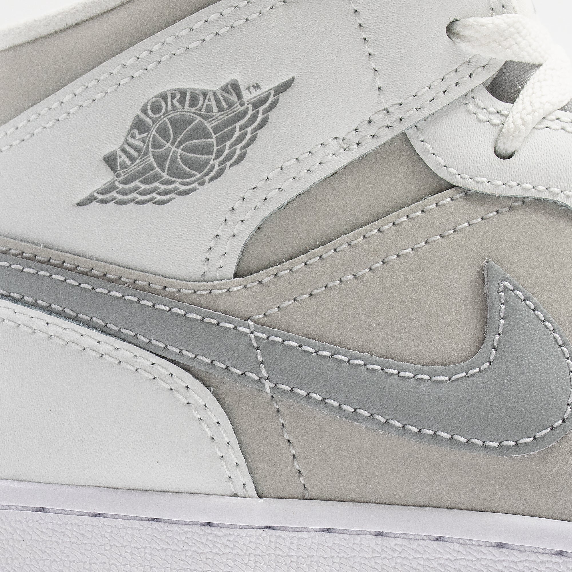 Air Jordan 1 Kids Mid SE BG Shoes - Image 4