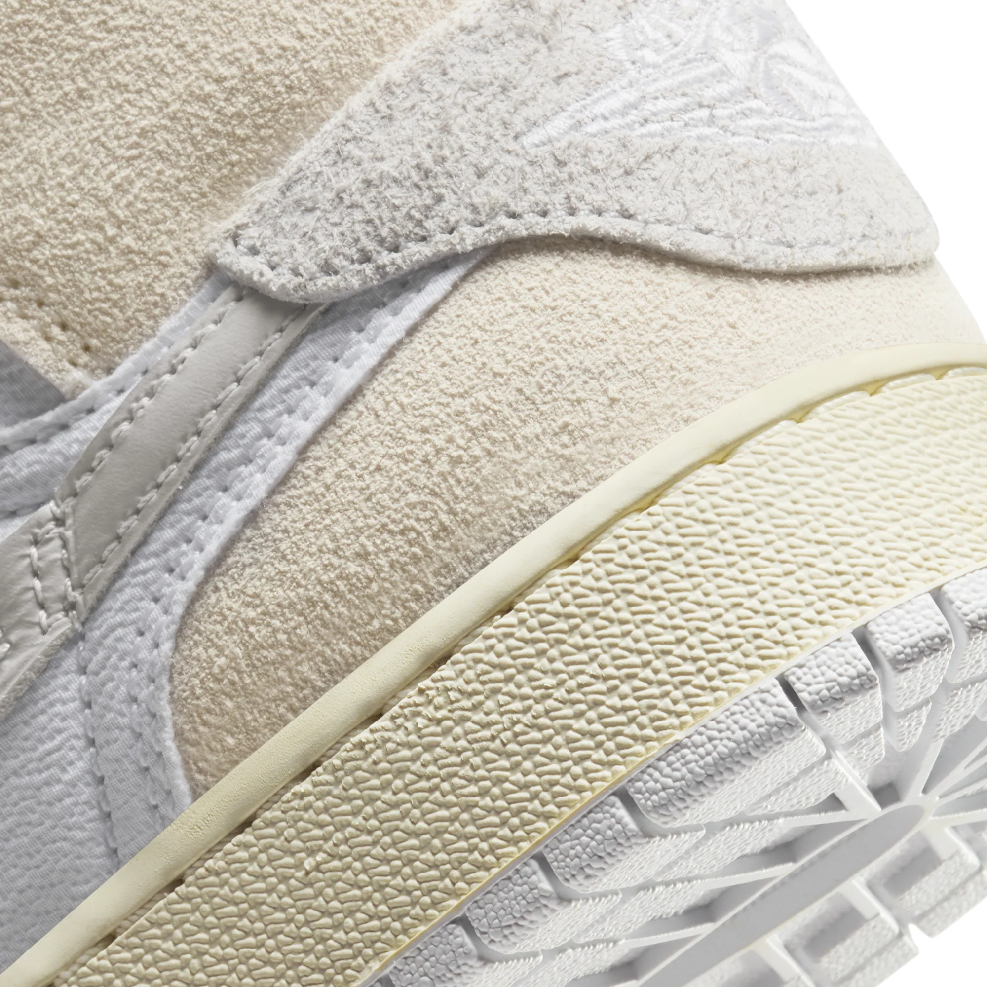 Air Jordan 1 Kids Mid SE Craft Shoes - Image 4