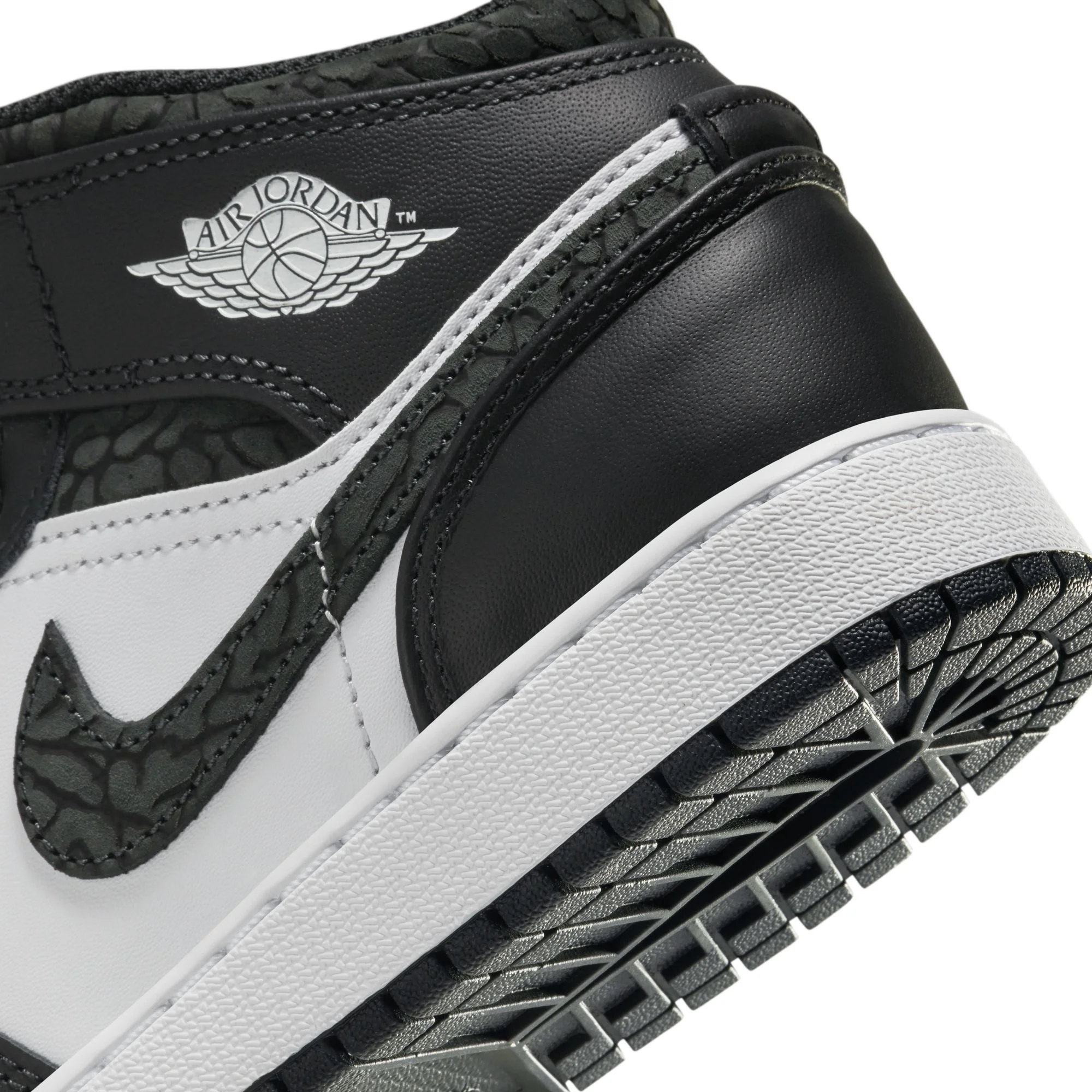 Air Jordan 1 Kids Mid SE Shoes - Image 4