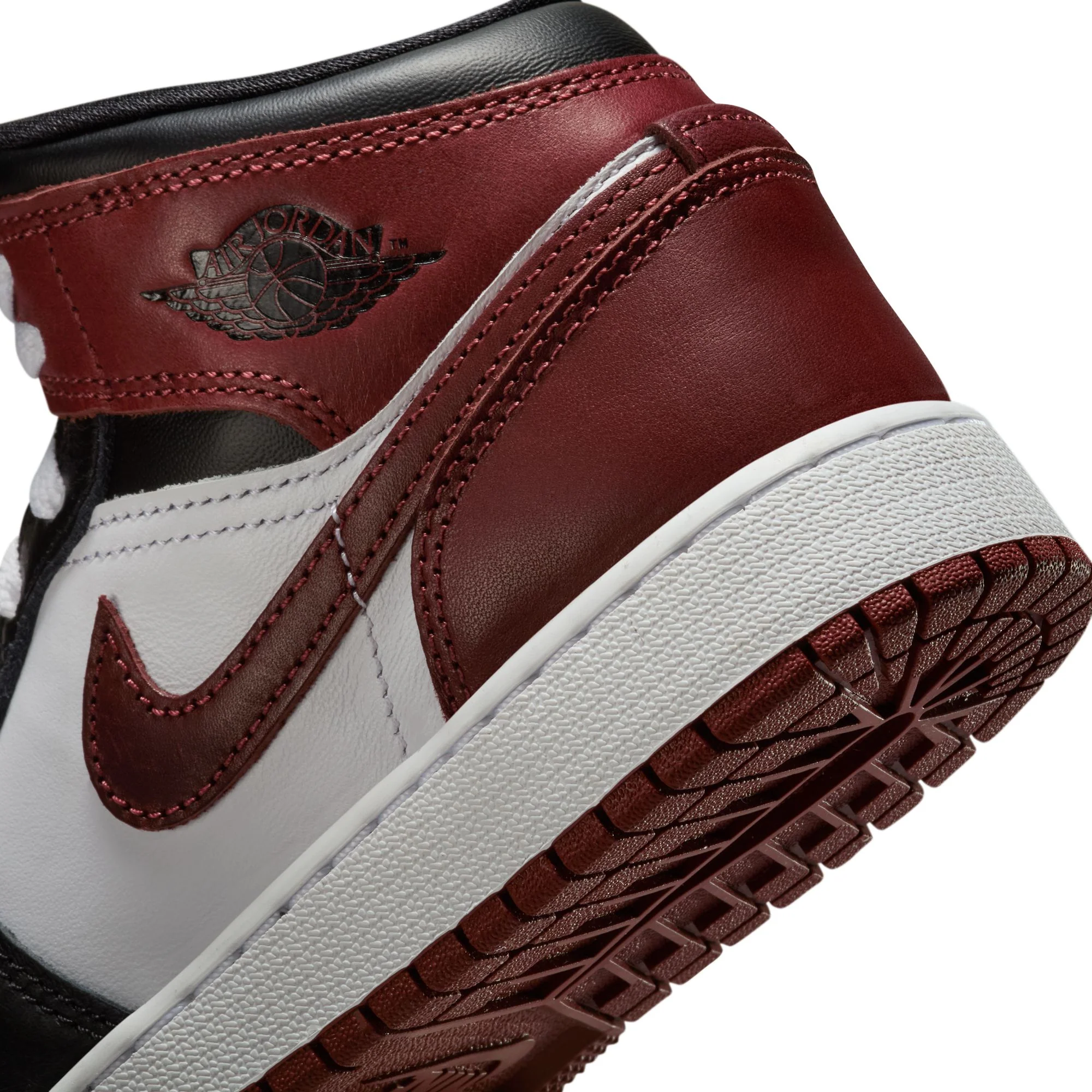 Air Jordan 1 Kids Mid SE Shoes - Image 4