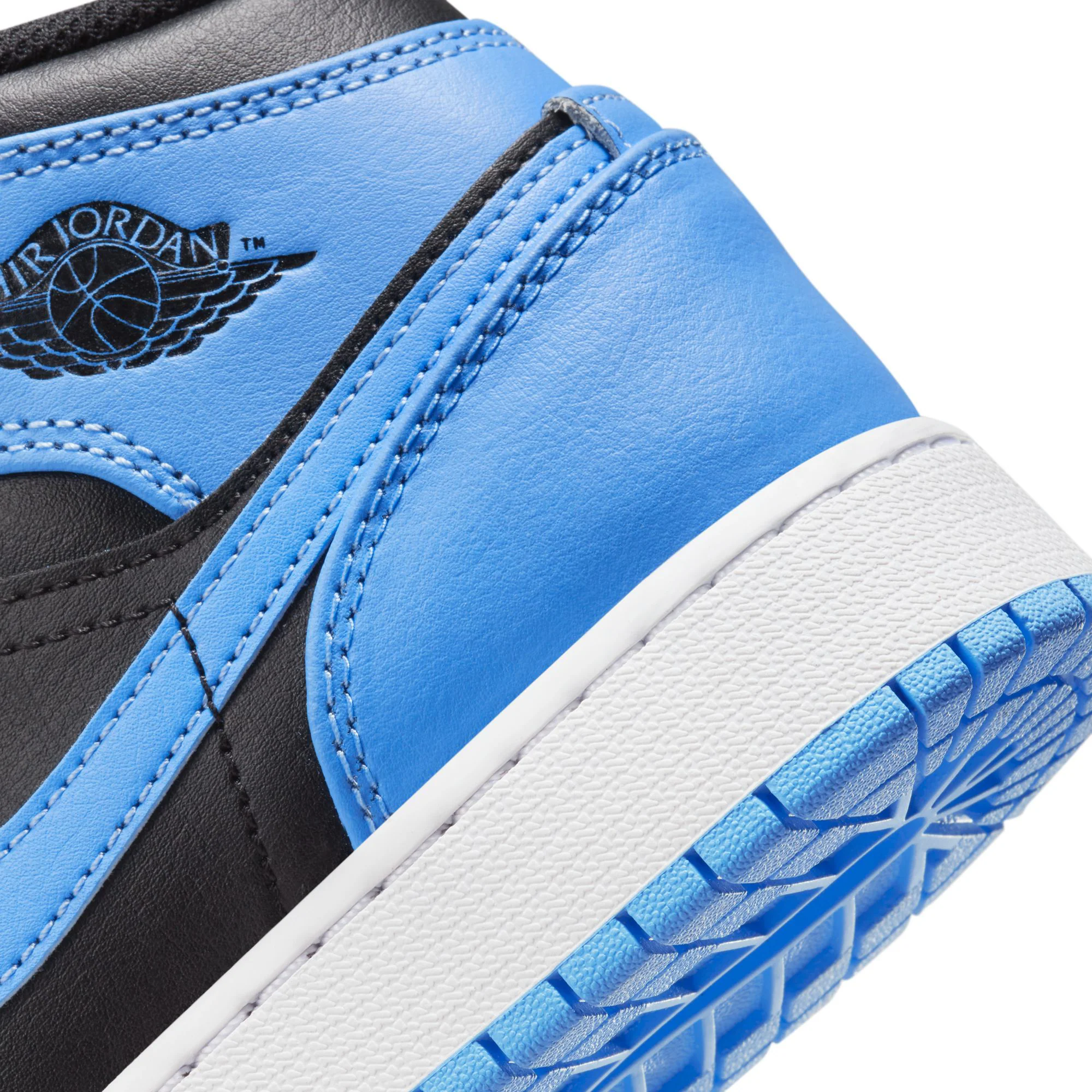 Air Jordan 1 Kids Mid Shoes - Image 4