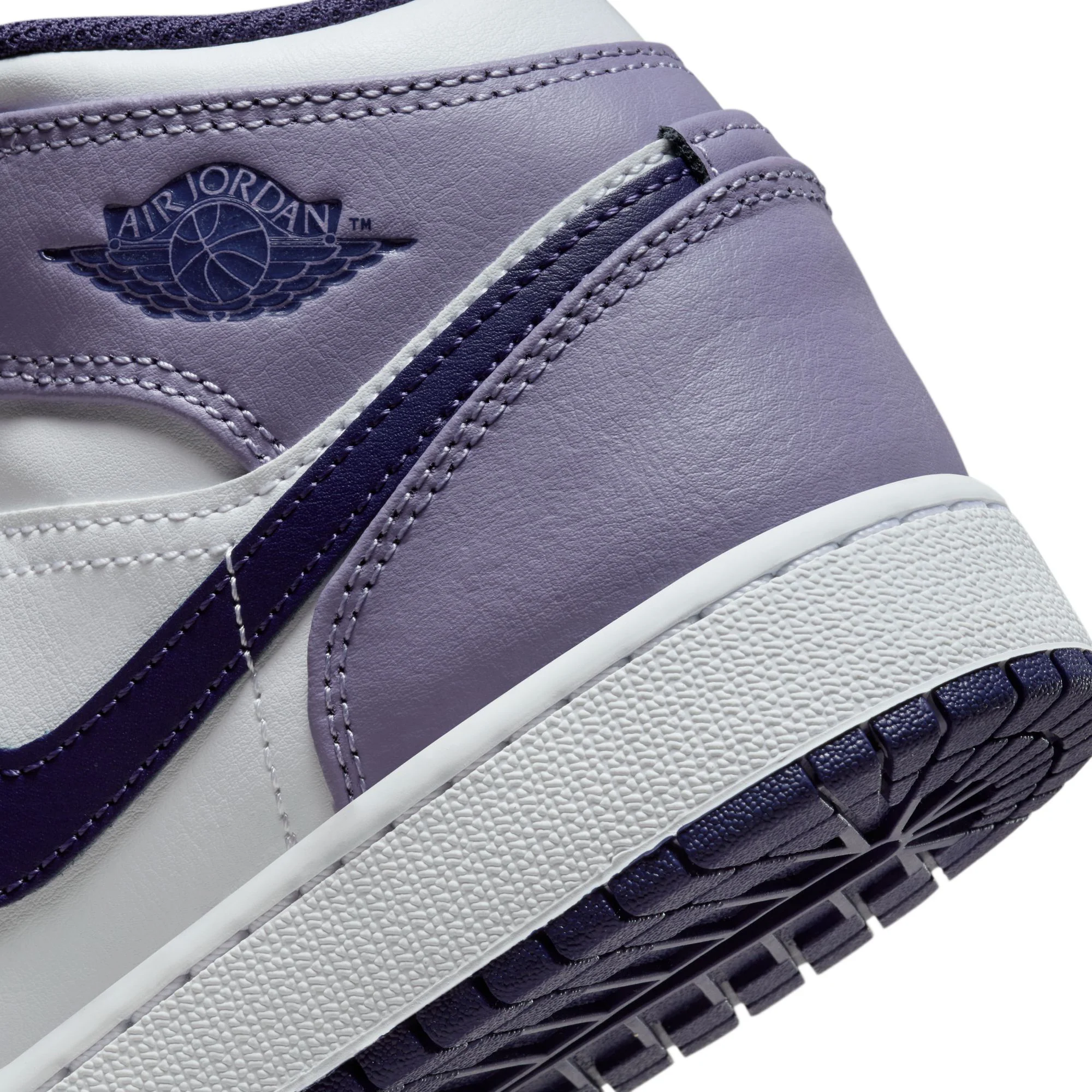 Air Jordan 1 Kids Mid Shoes - Image 4