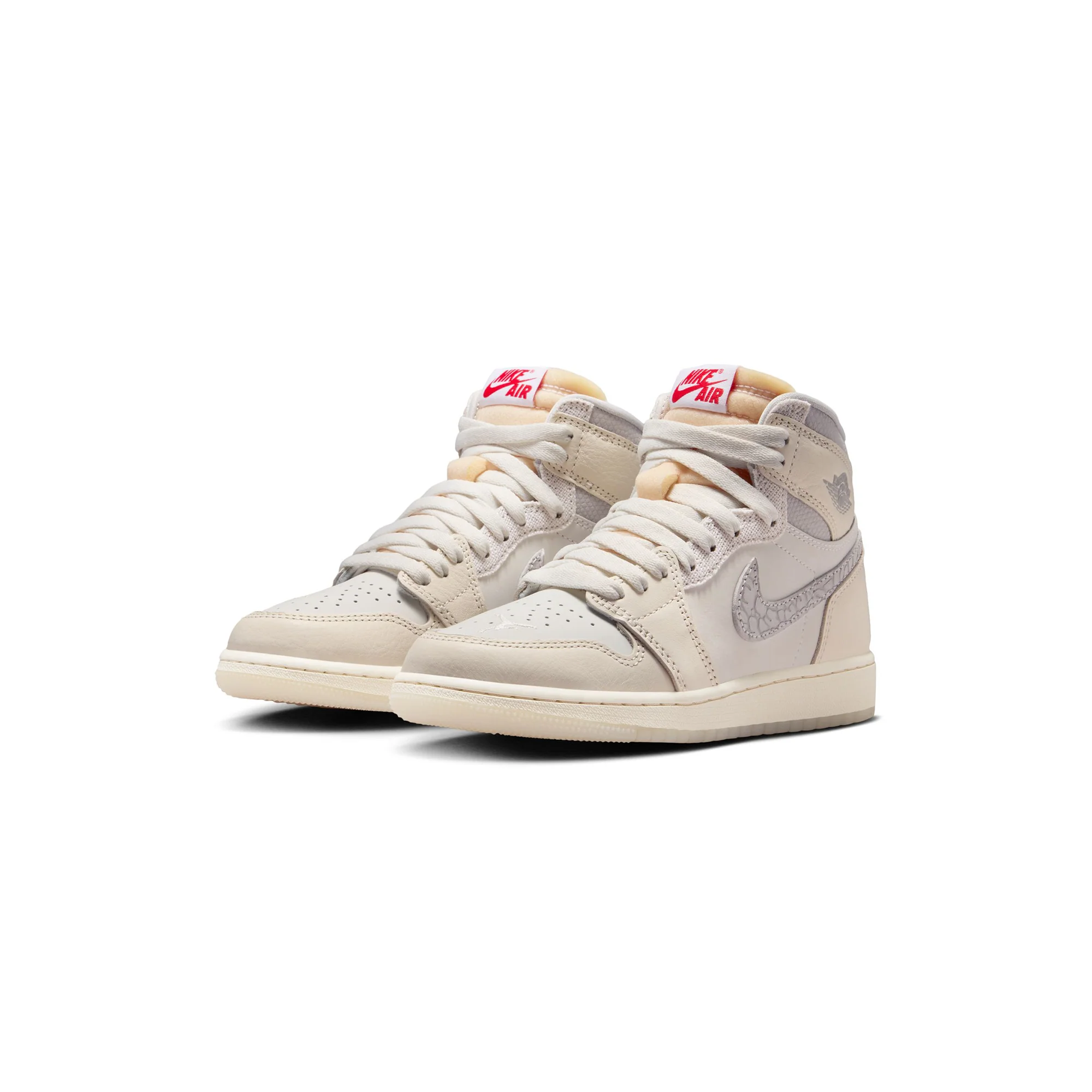Air Jordan 1 Kids Retro High OG Shoes - Image 2