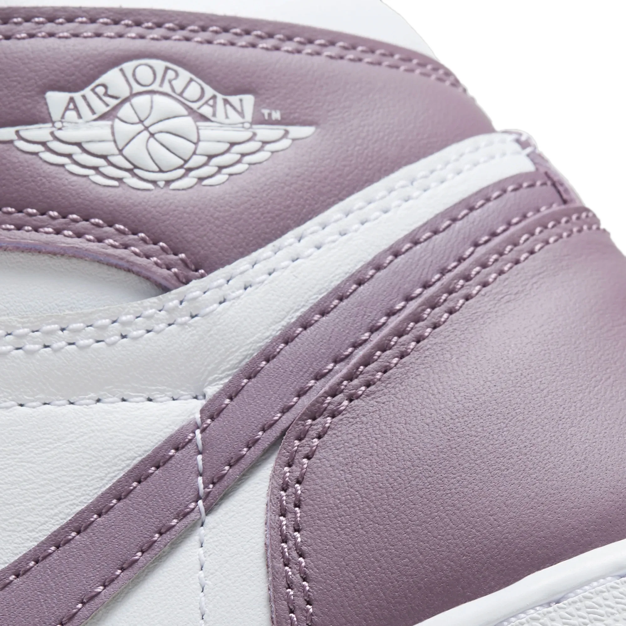 Air Jordan 1 Kids Retro High OG Shoes - Image 4