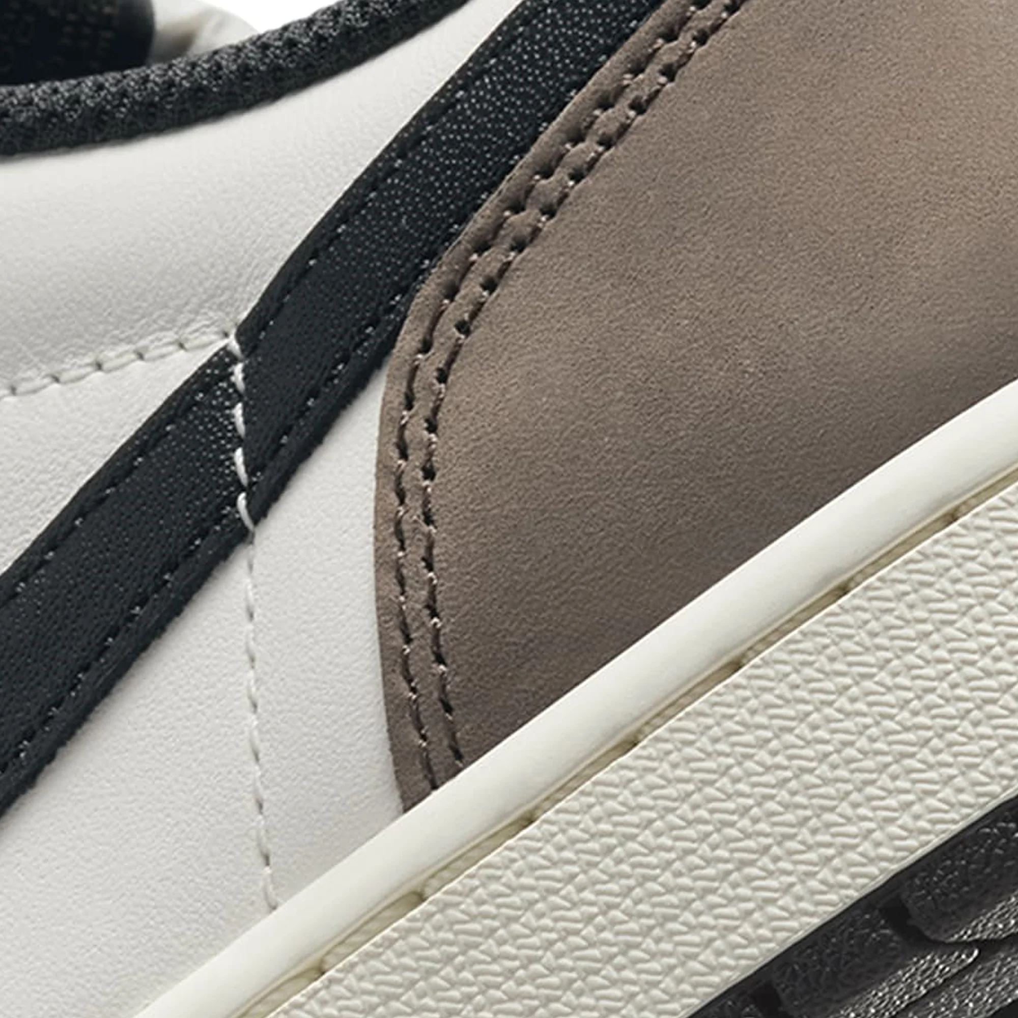 Air Jordan 1 Mens Low OG "Mocha" Shoes - Image 4