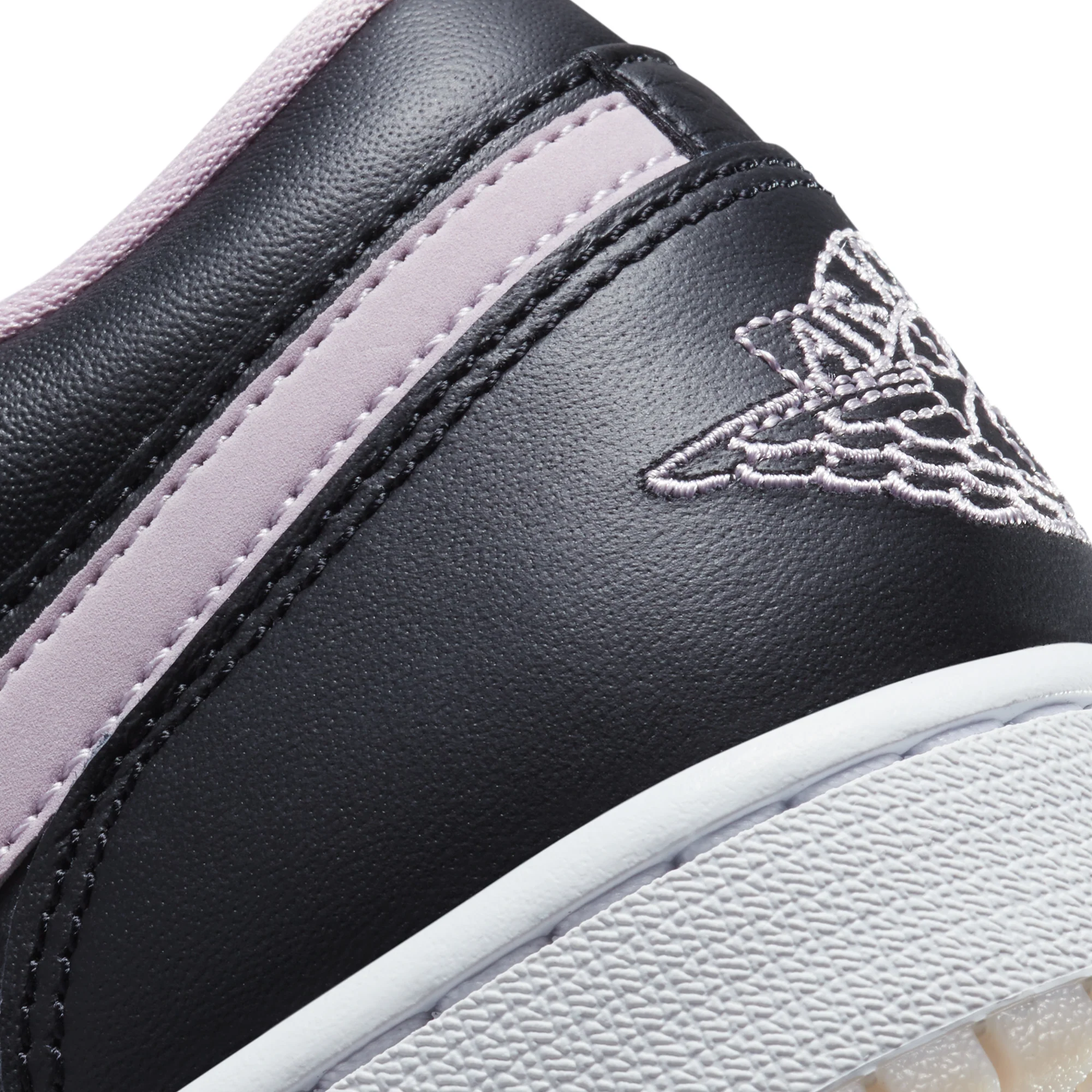 Air Jordan 1 Mens Low SE Shoes - Image 4