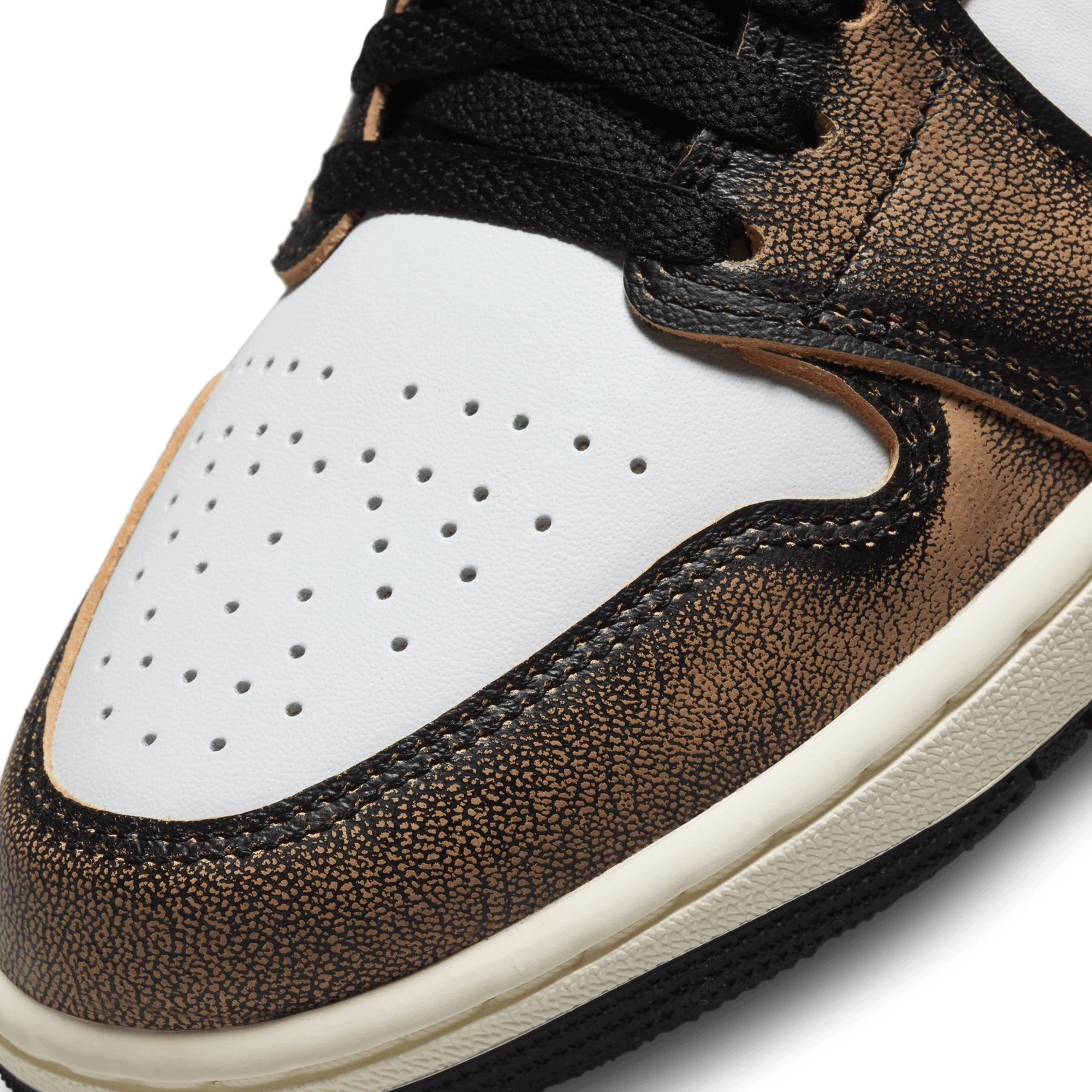 Air Jordan 1 Mens Low SE Shoes - Image 4