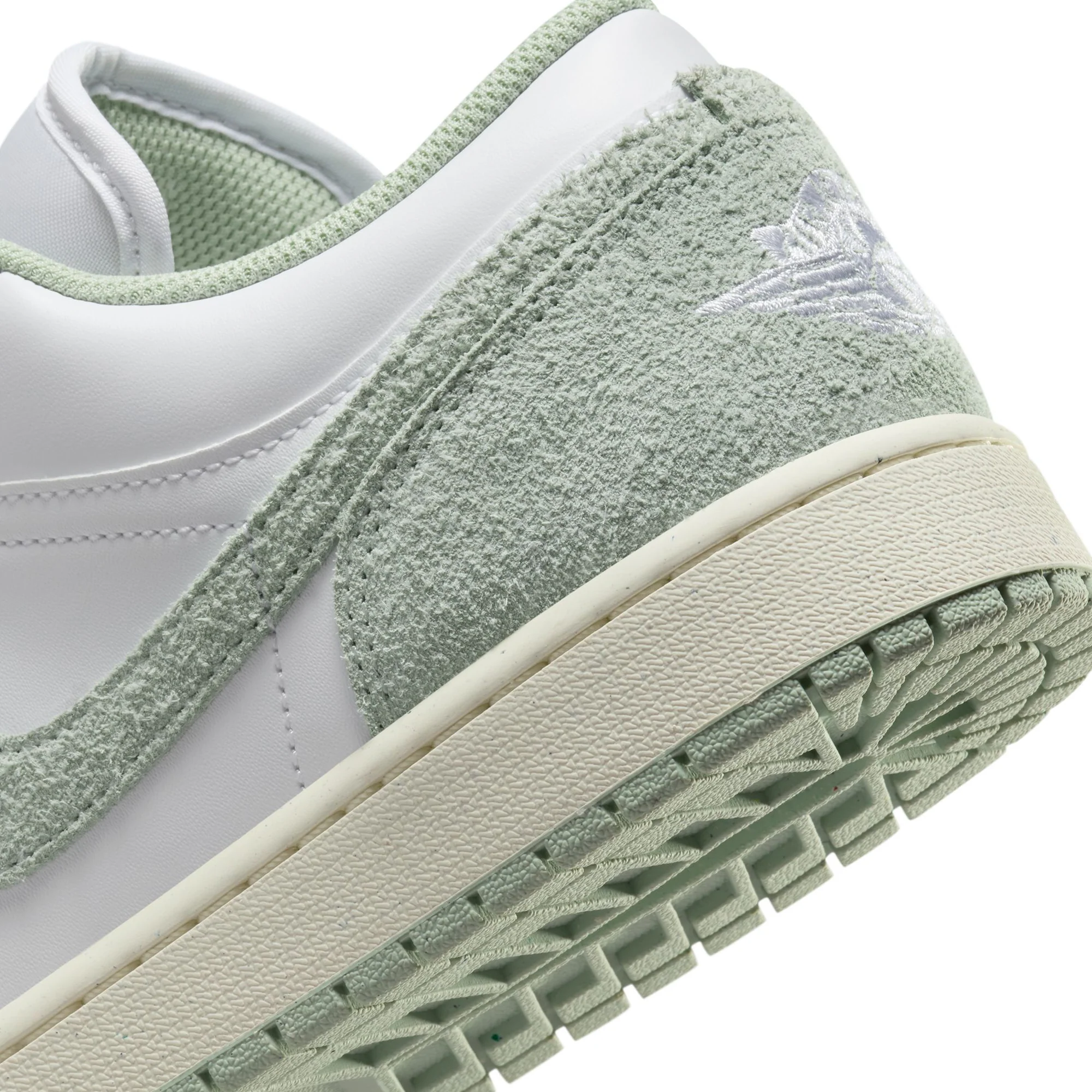 Air Jordan 1 Mens Low SE Shoes - Image 4