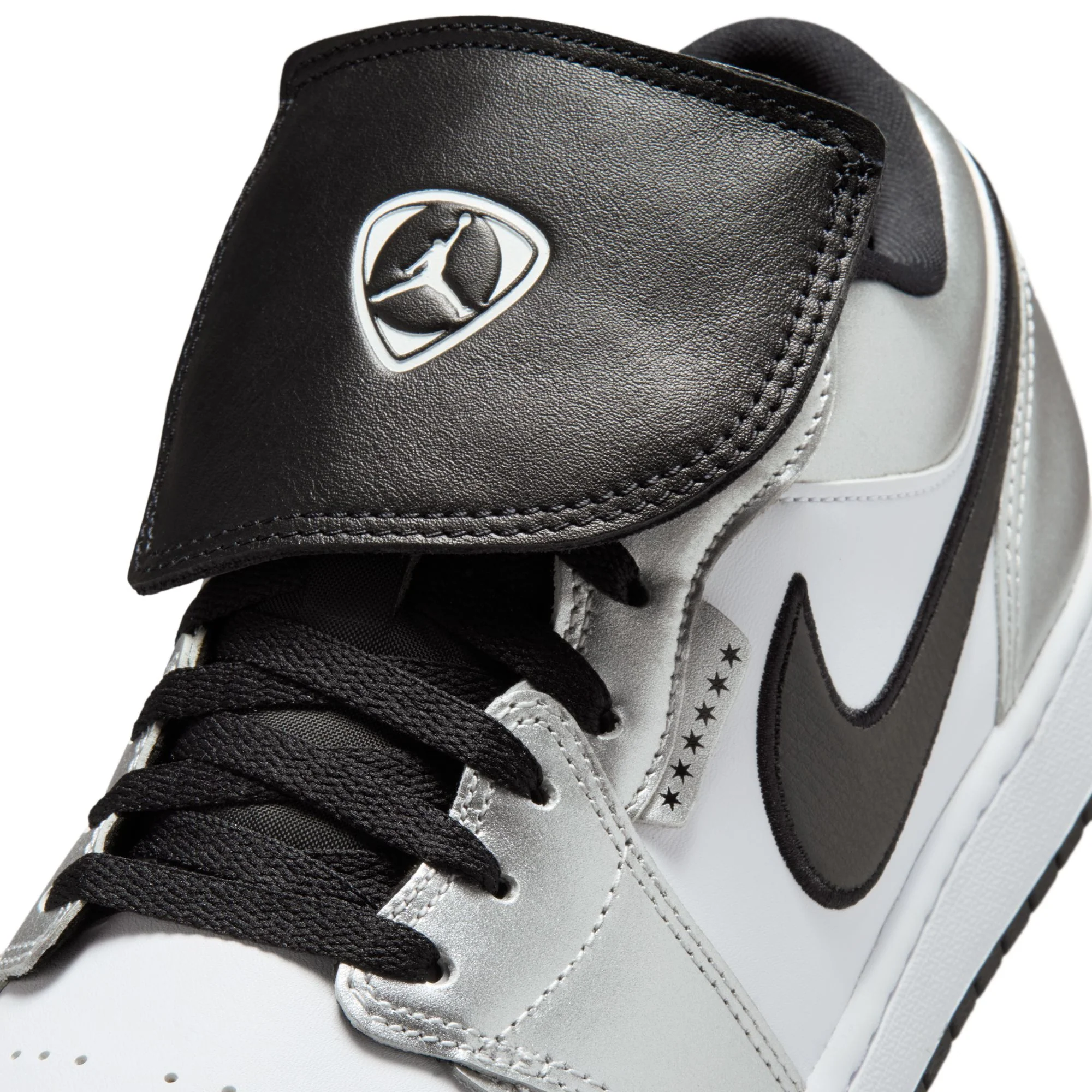 Air Jordan 1 Mens Low SE Shoes - Image 4