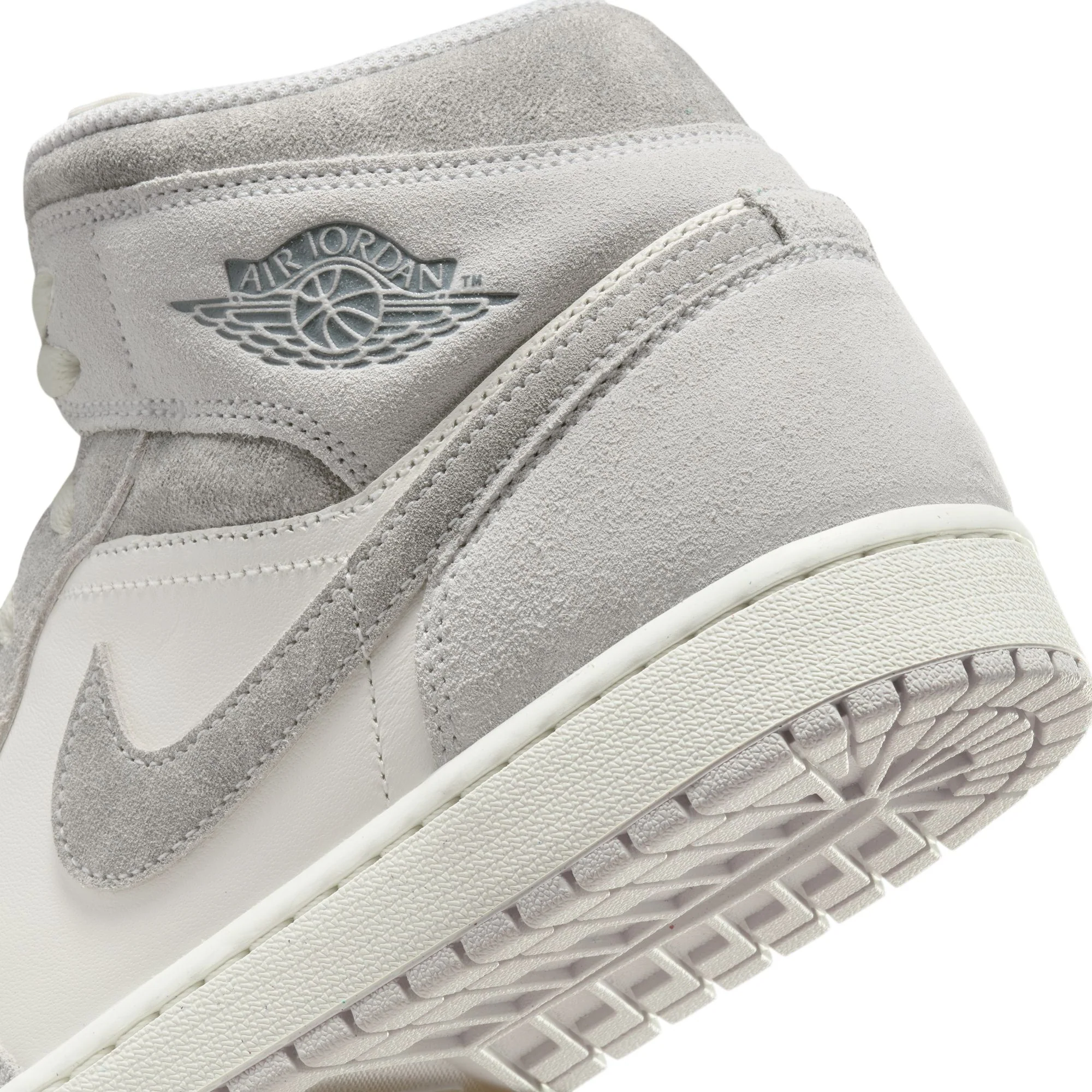 Air Jordan 1 Mens Mid SE Shoes - Image 4