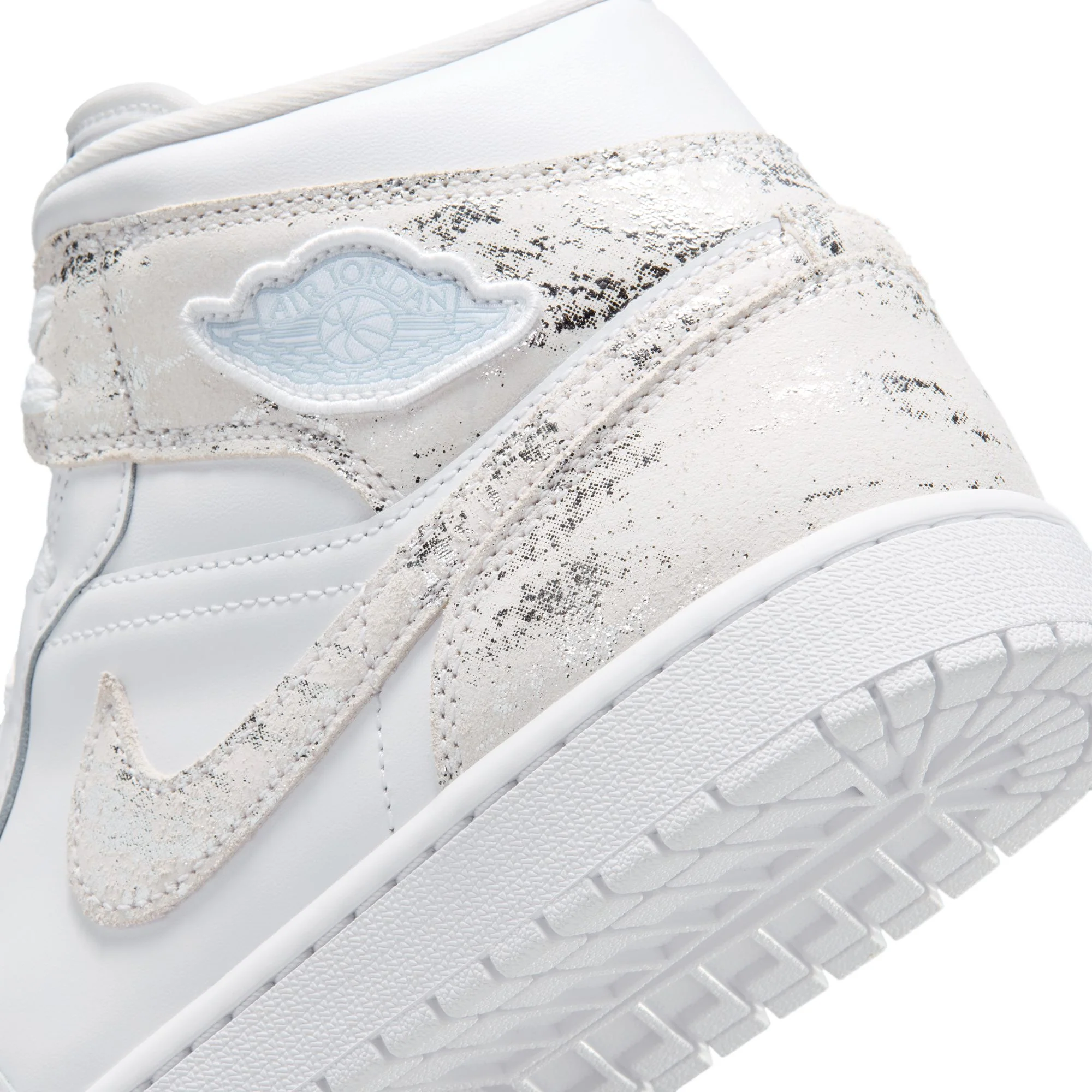 Air Jordan 1 Mens Mid SE Shoes - Image 4
