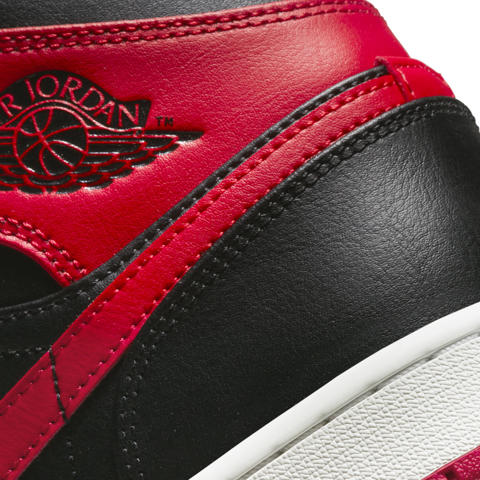 Air Jordan 1 Mens Mid Shoes - Image 4
