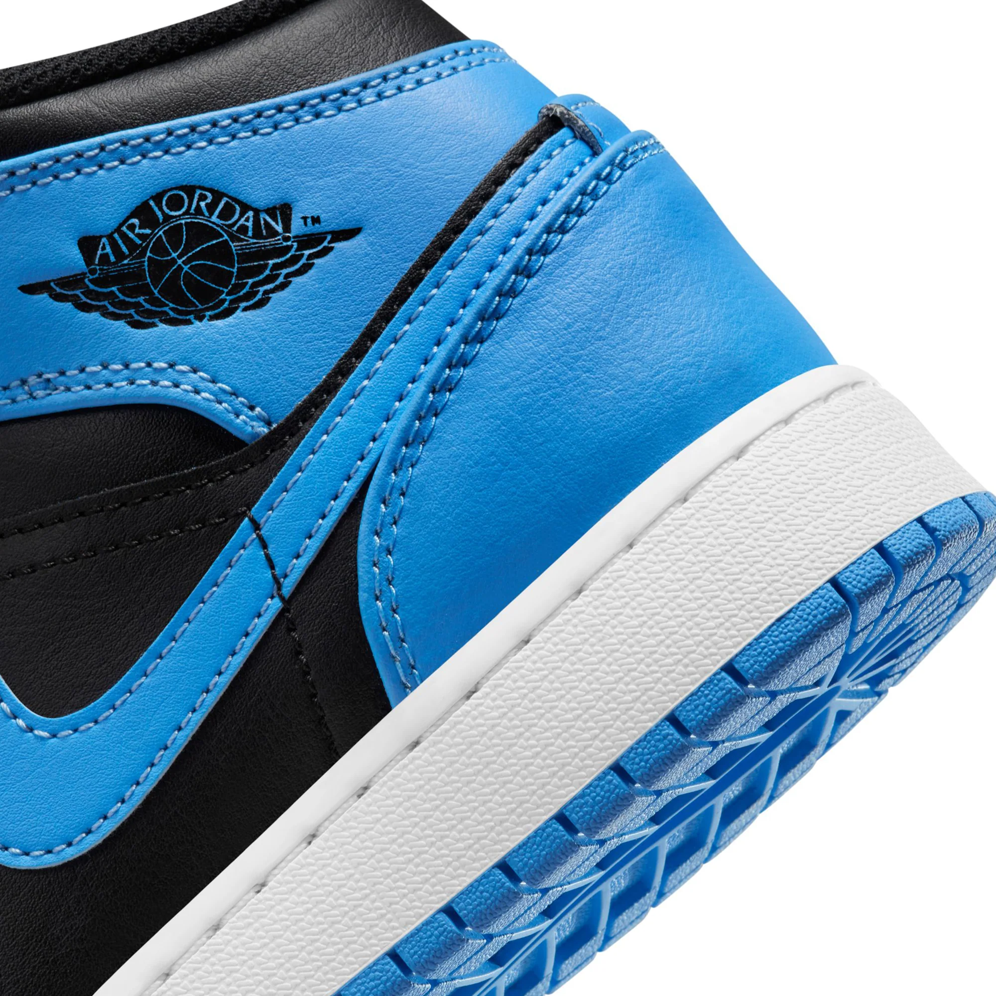 Air Jordan 1 Mens Mid Shoes - Image 4