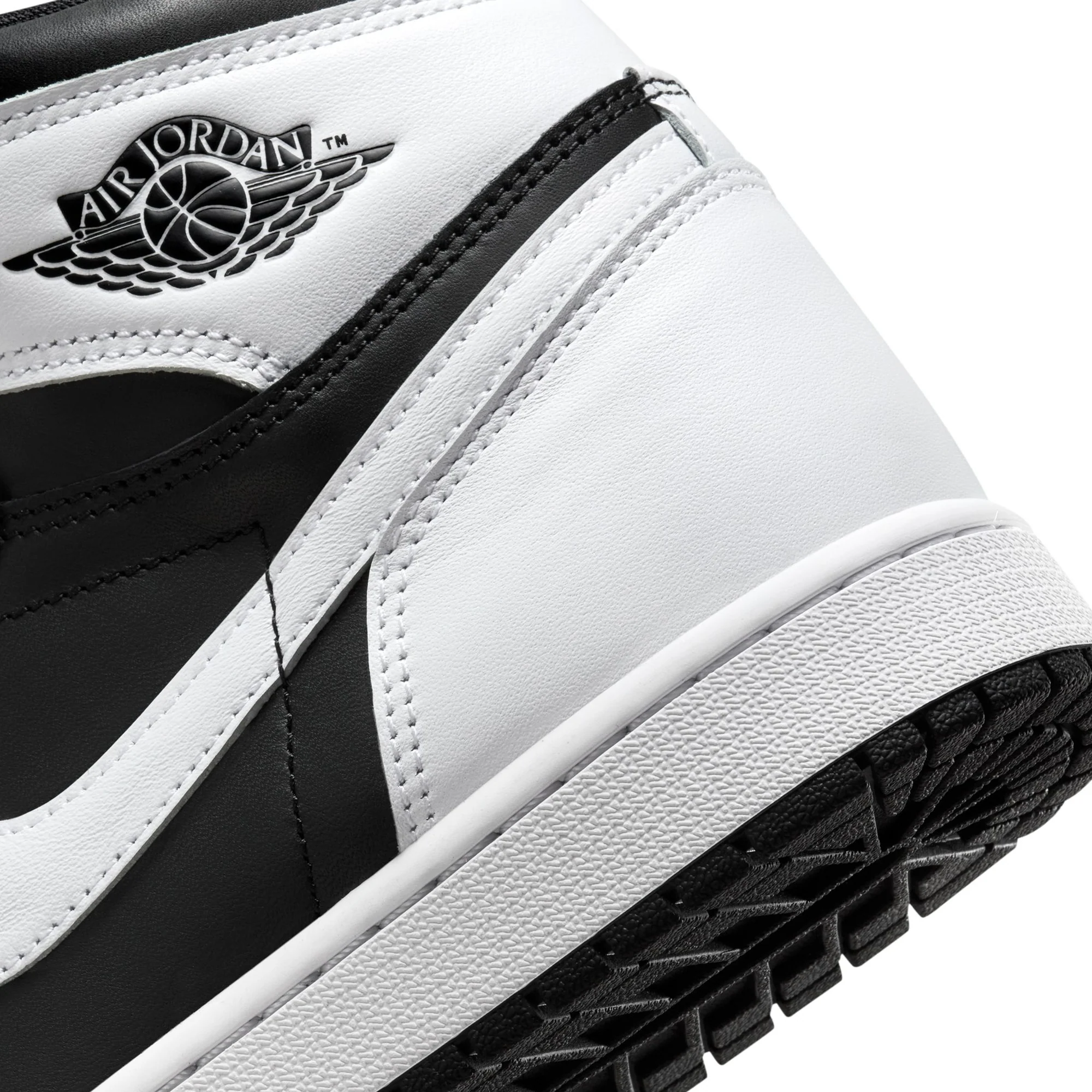 Air Jordan 1 Mens Retro High OG Shoes - Image 4
