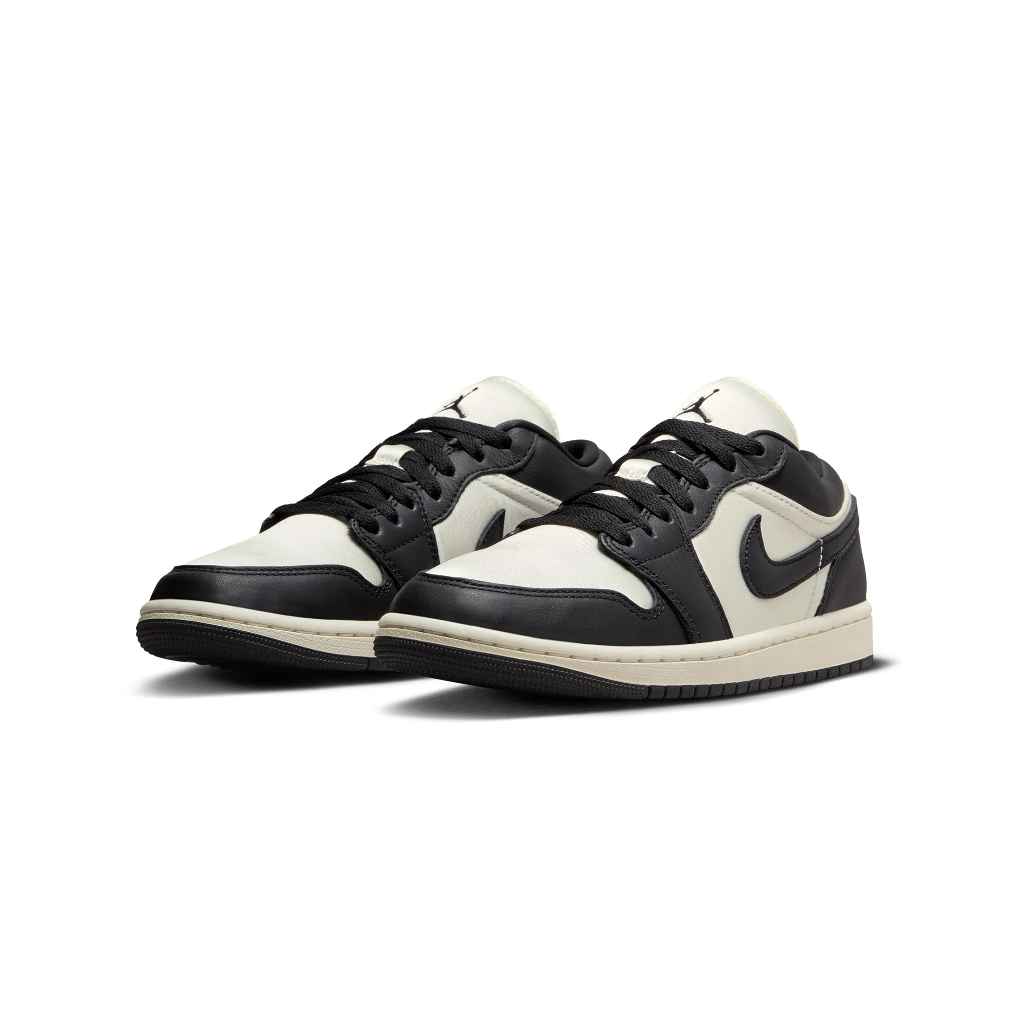 Air Jordan 1 Womens Low SE Shoes - Image 2