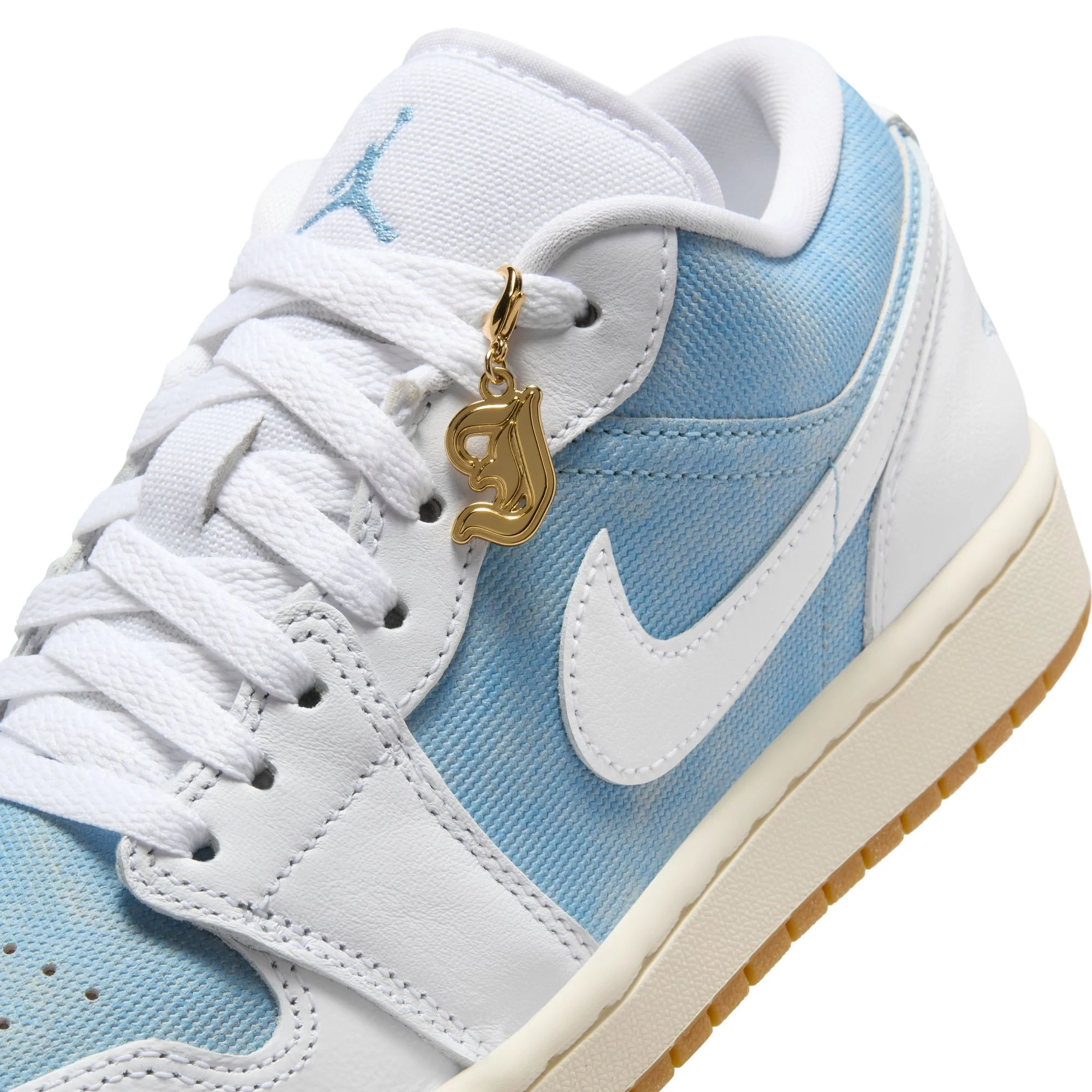 Air Jordan 1 Womens Low SE Shoes - Image 4