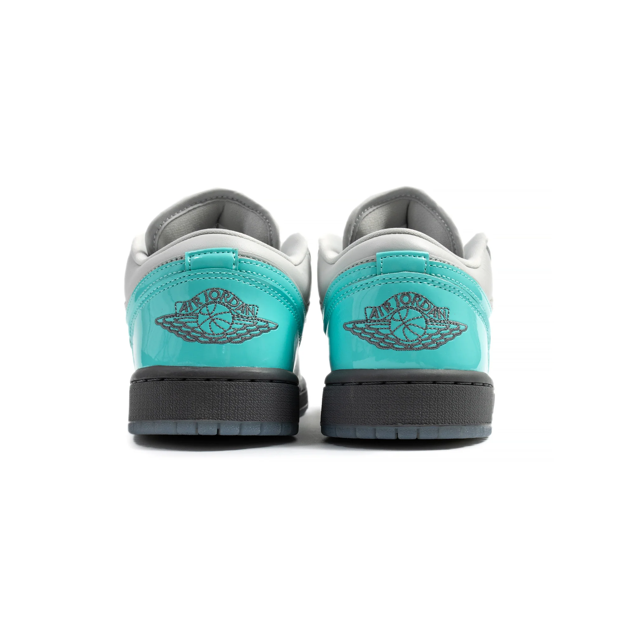 Air Jordan 1 Womens Low SE Shoes - Image 3