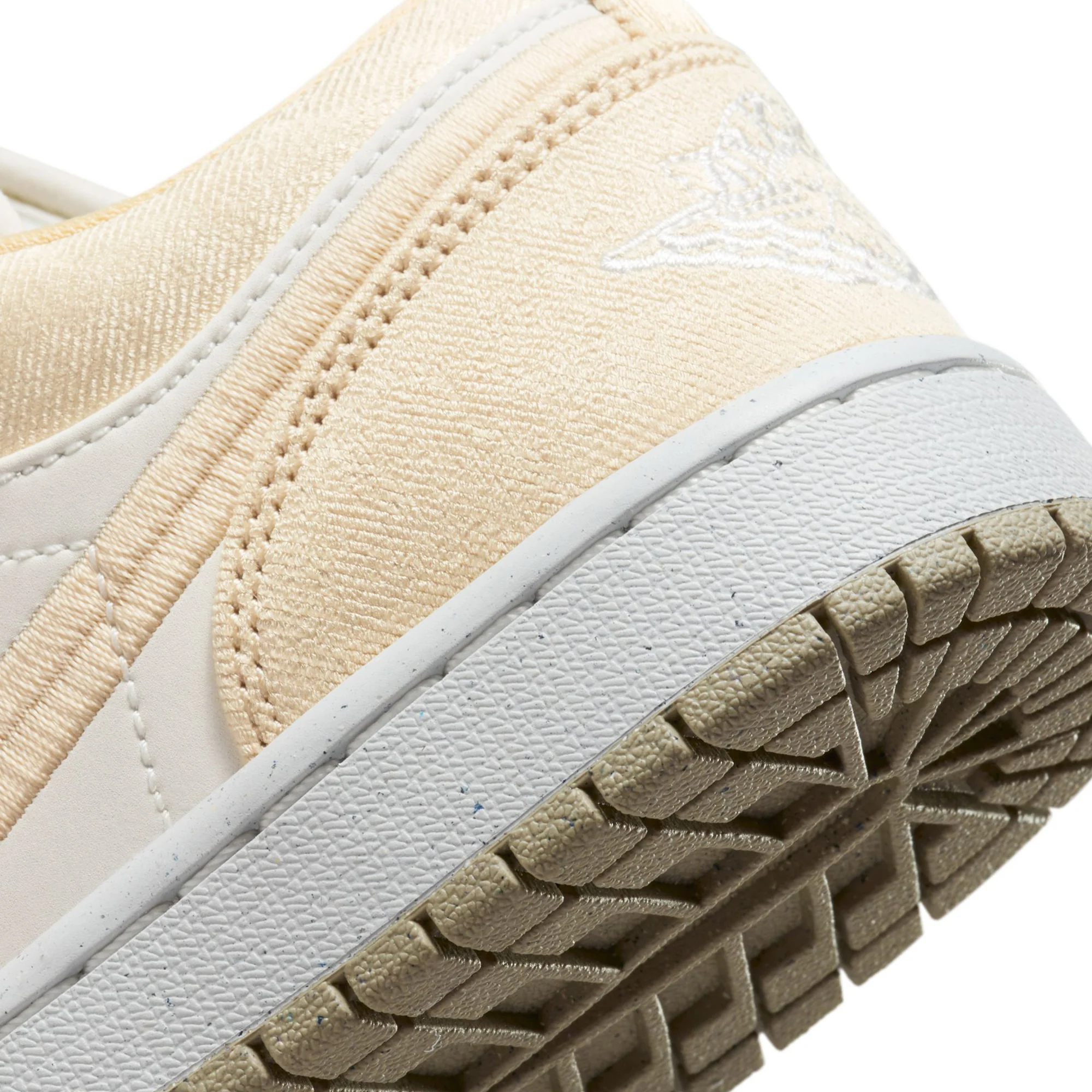 Air Jordan 1 Womens Low SE Shoes 'Team Gold' - Image 4