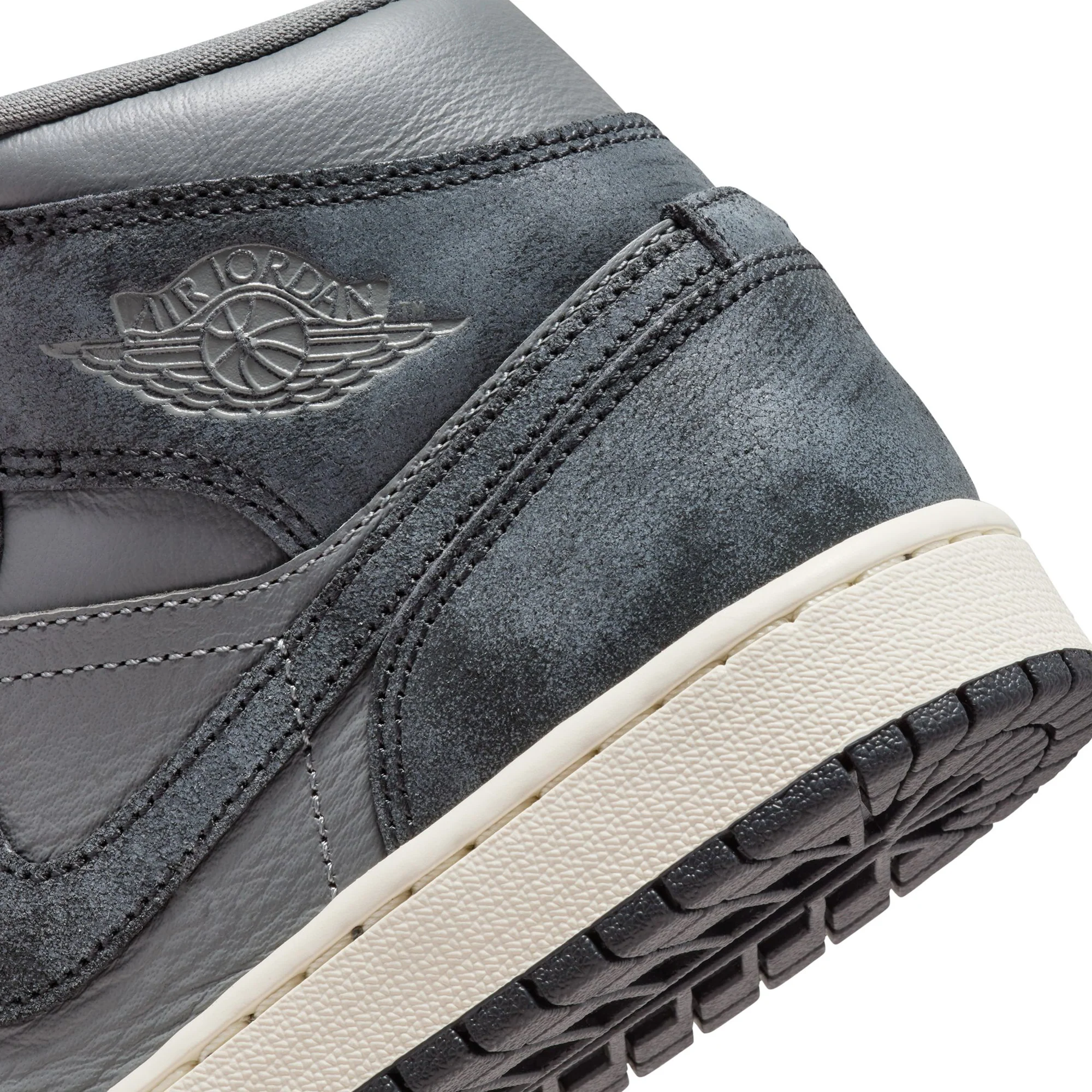 Air Jordan 1 Womens Mid SE Shoes - Image 4