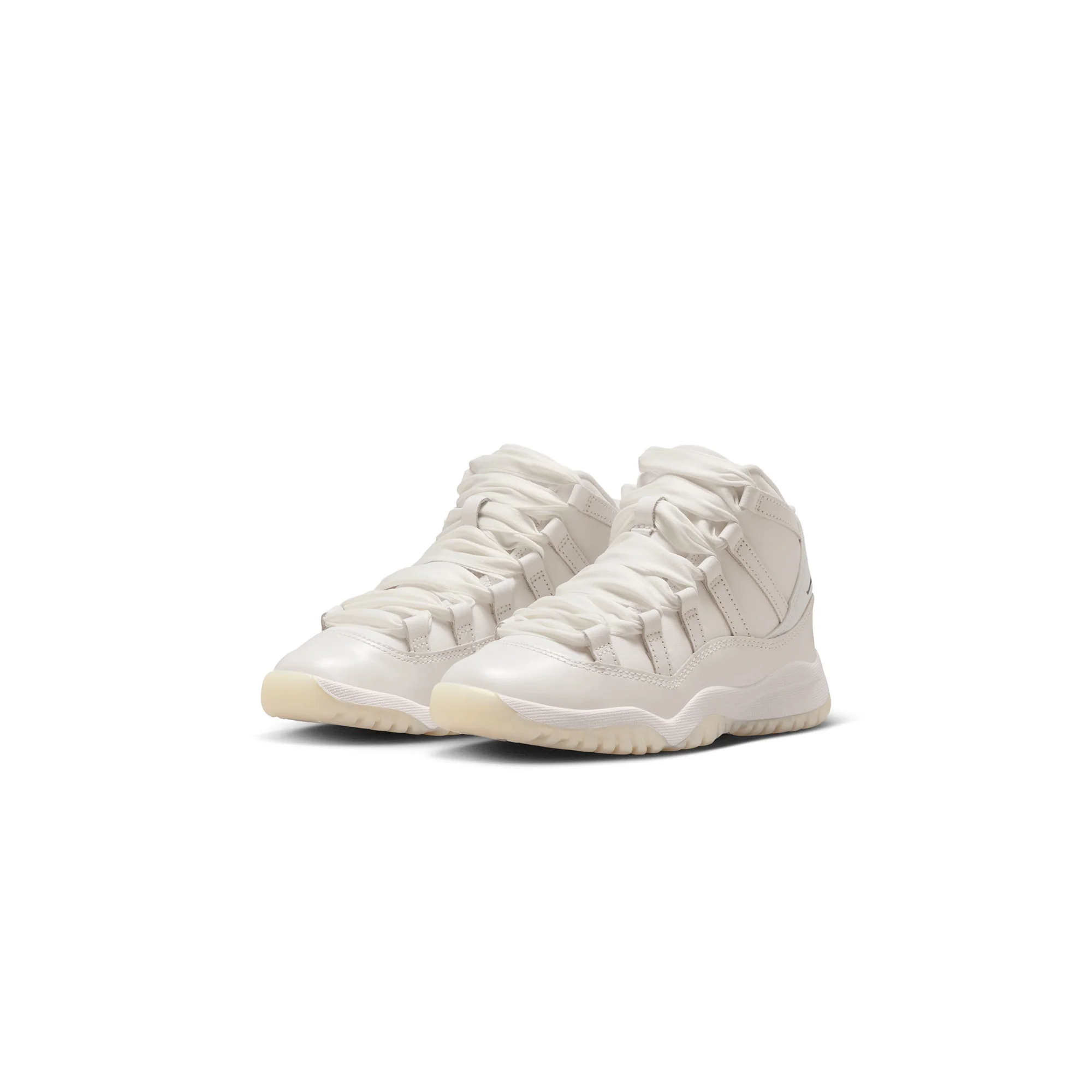 Air Jordan 11 Little Kids Retro 'Pearl' Shoes - Image 2
