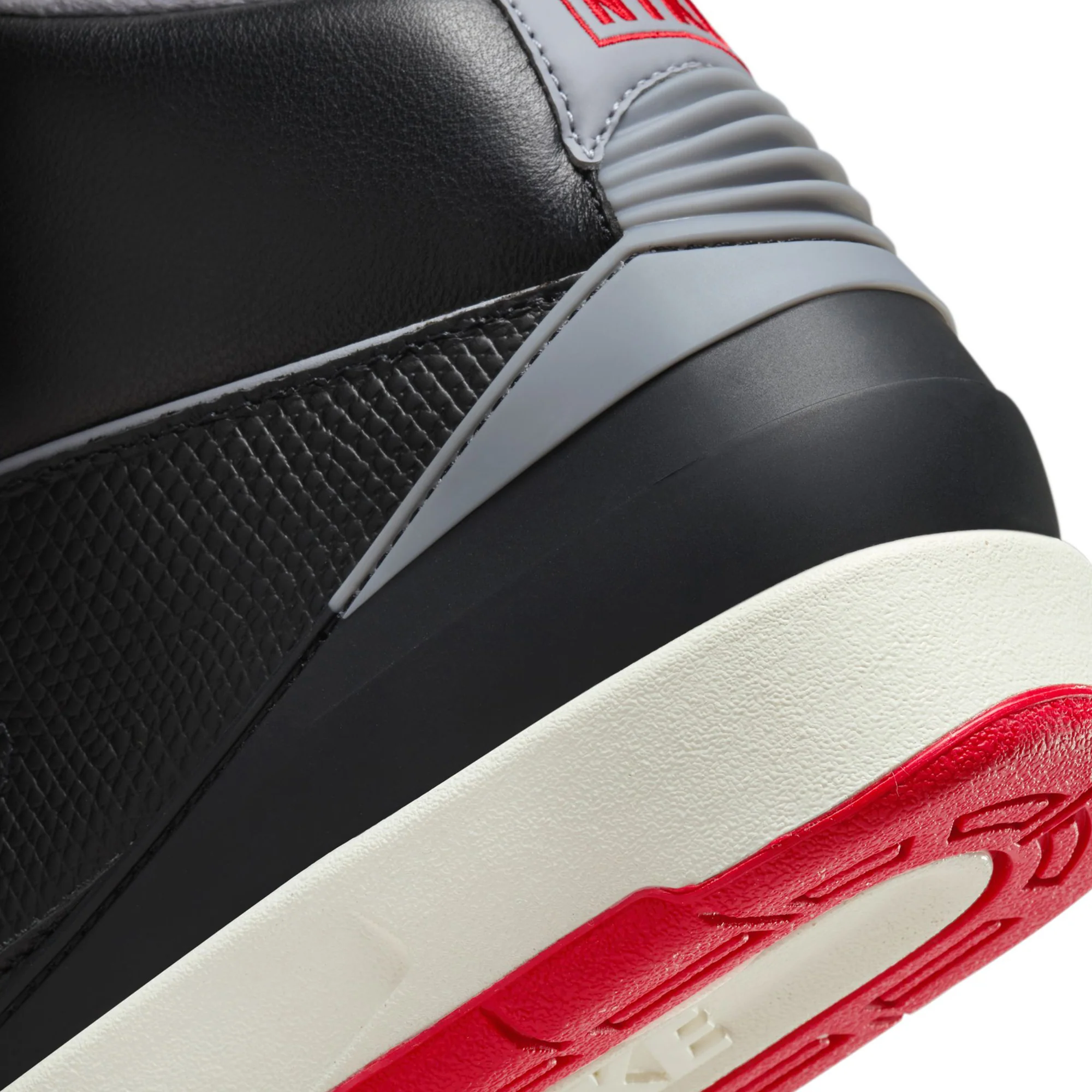 Air Jordan 2 Mens Retro Shoes - Image 4