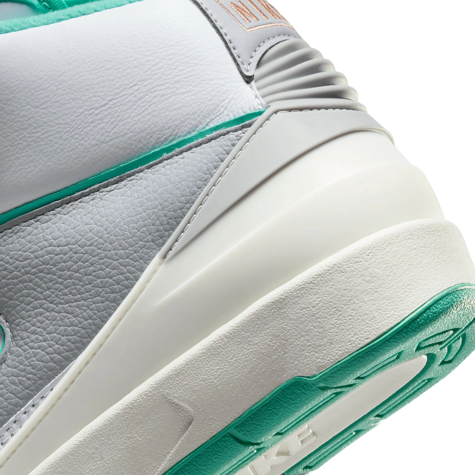 Air Jordan 2 Womens Retro Shoes - Image 4