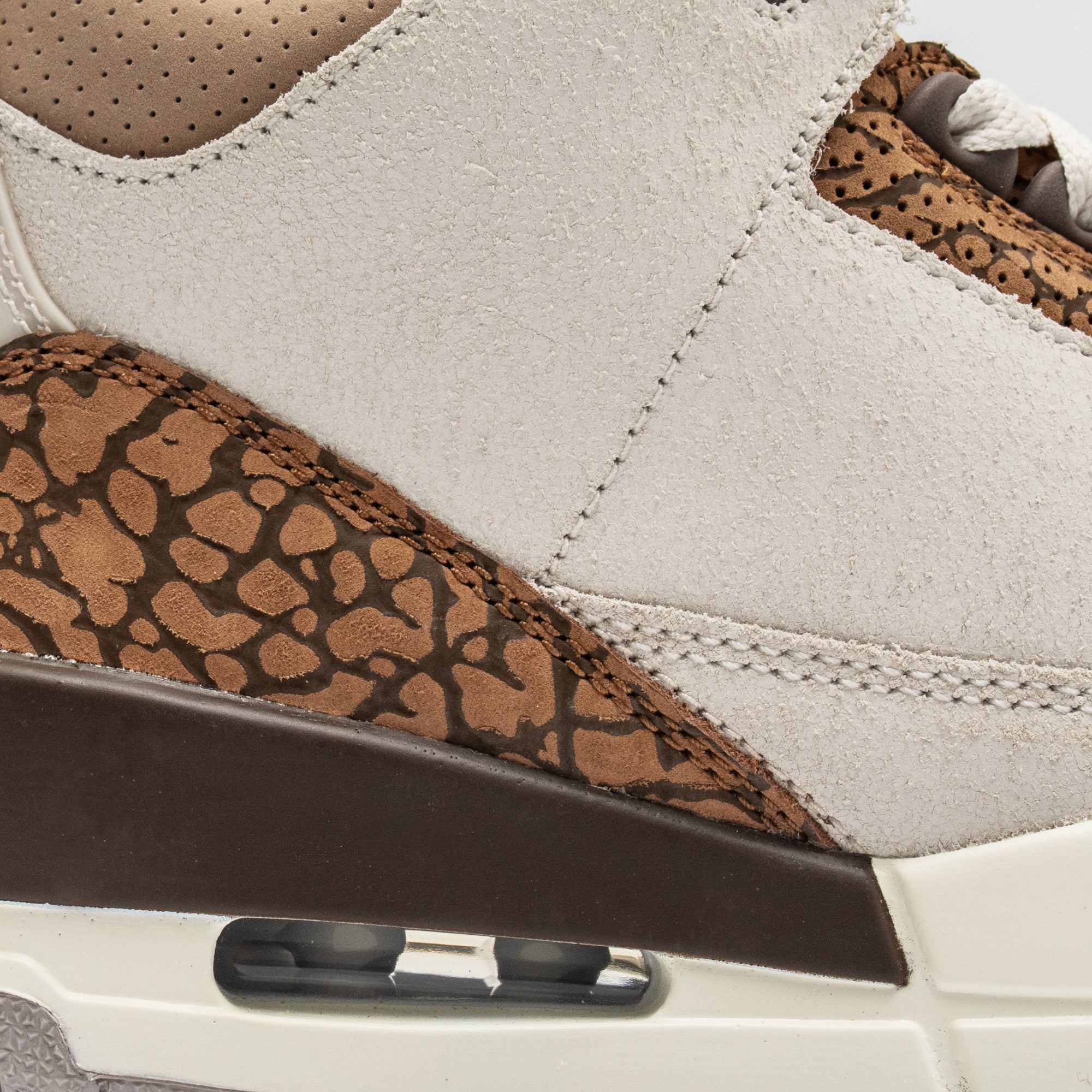 Air Jordan 3 Mens Retro Shoes - Image 4