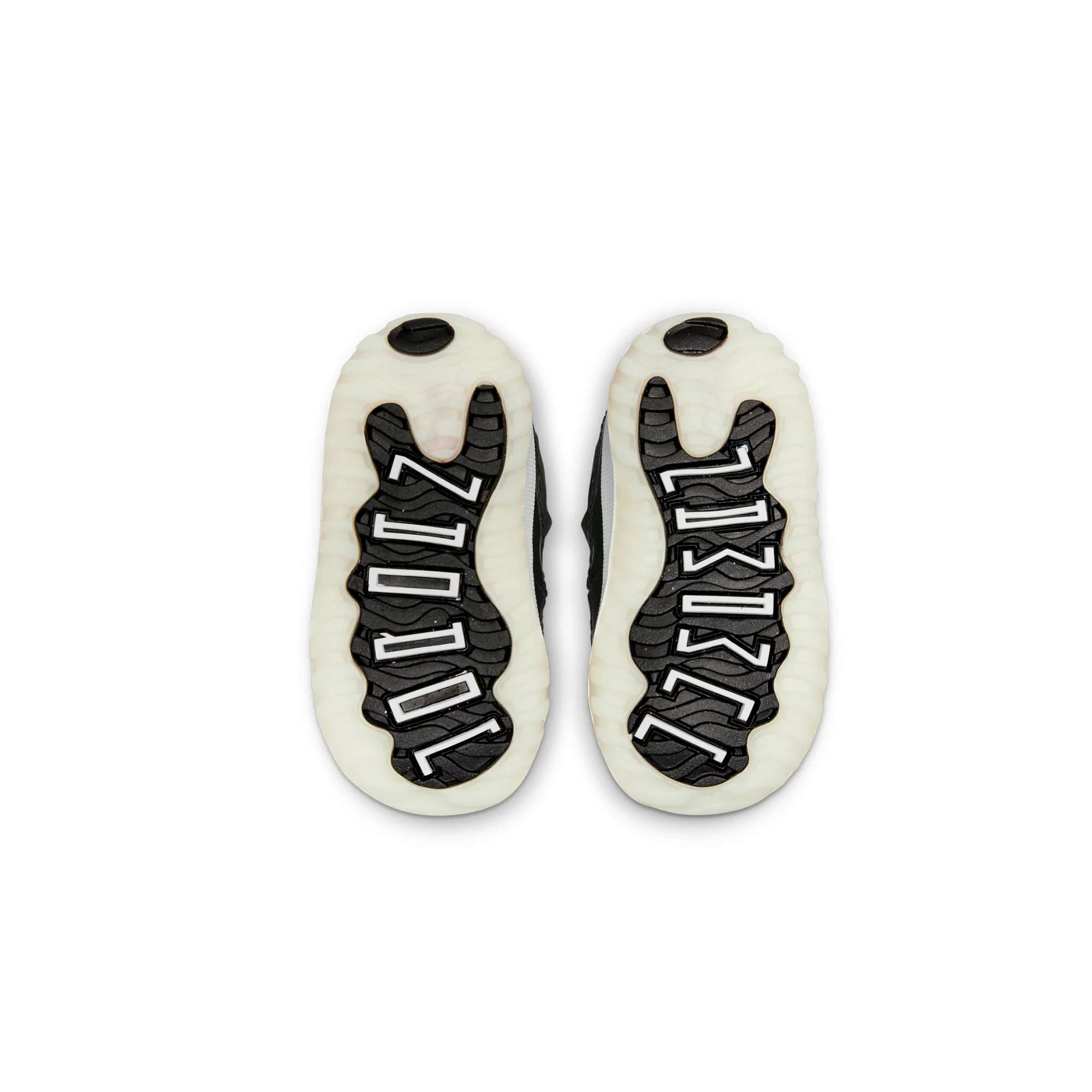 Air Jordan Infants 11 Retro Low Shoes Black/Gym Red - Image 4