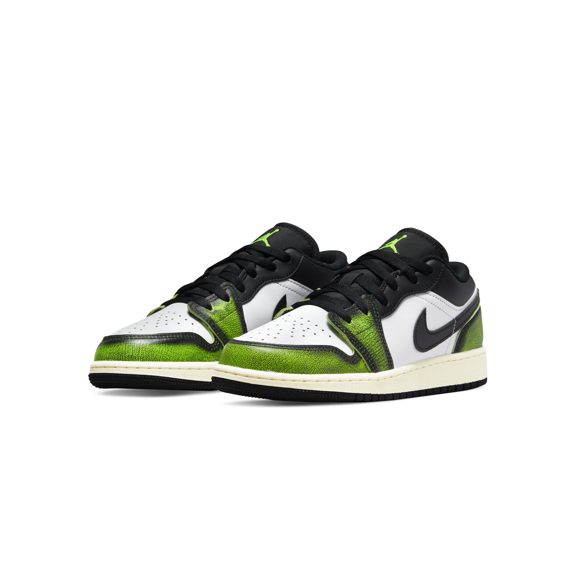 Air Jordan Kids 1 Low SE Shoes - Image 2