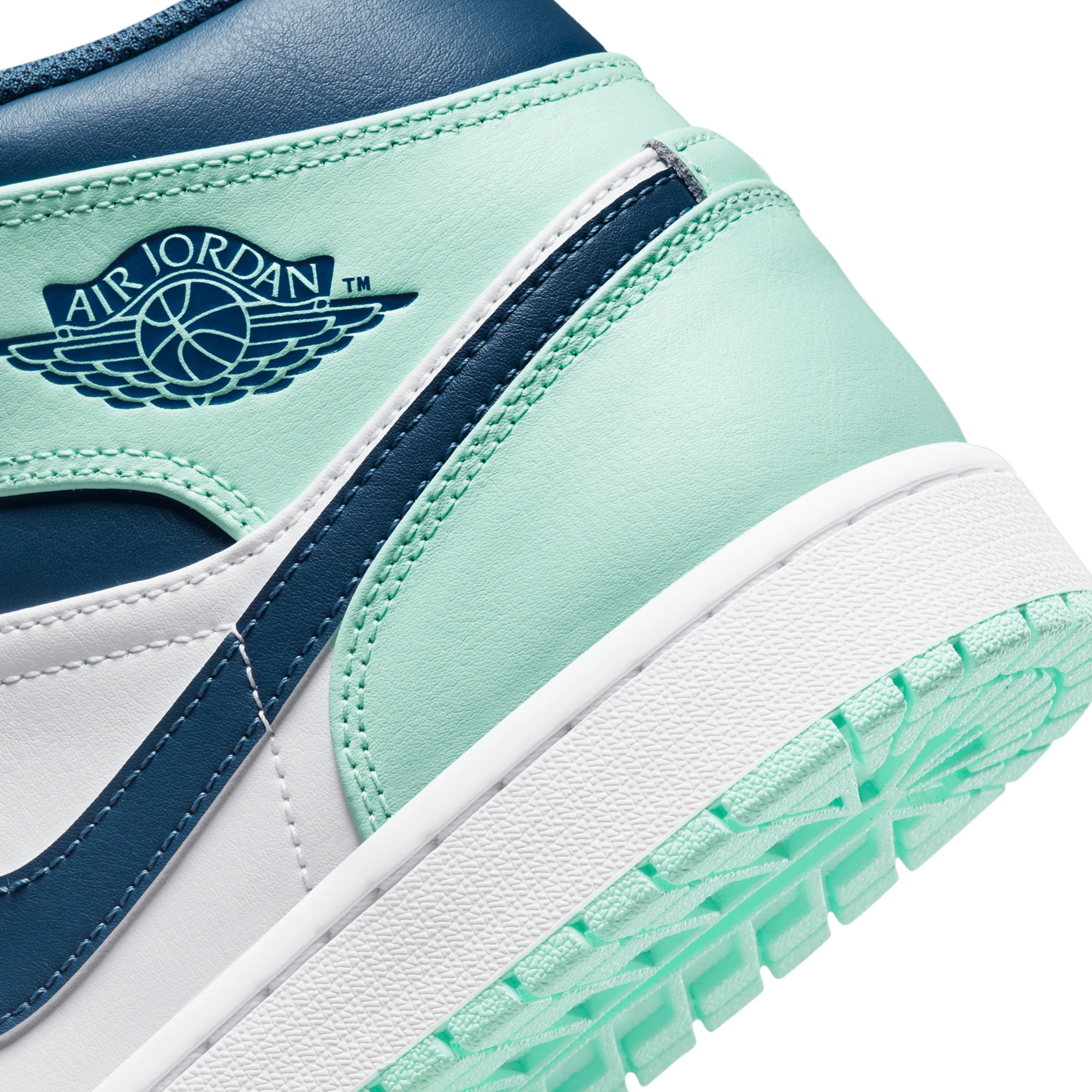Air Jordan Mens 1 Mid Shoes - Image 4