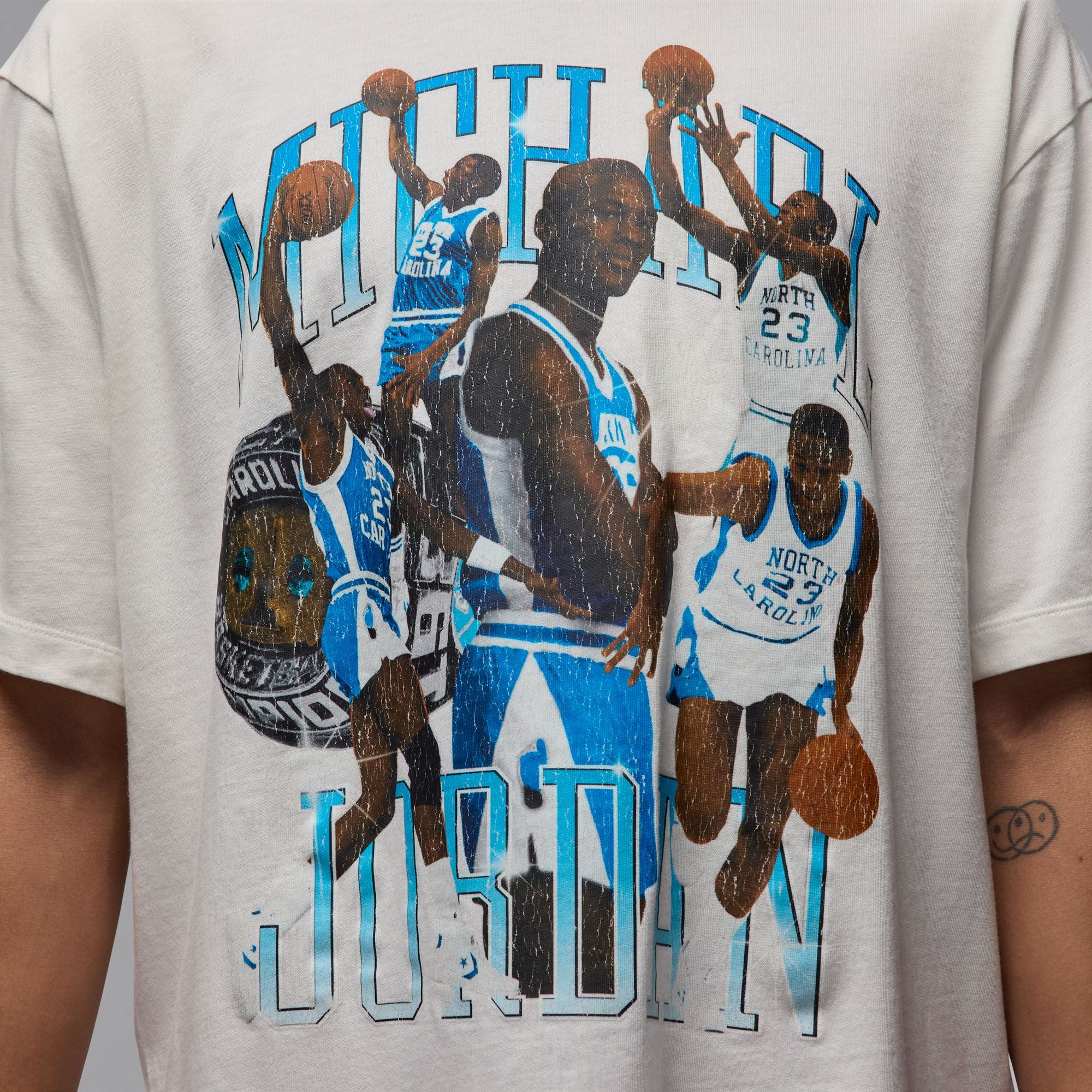 Air Jordan Mens Flight Essentials Graphic Tee - Image 4