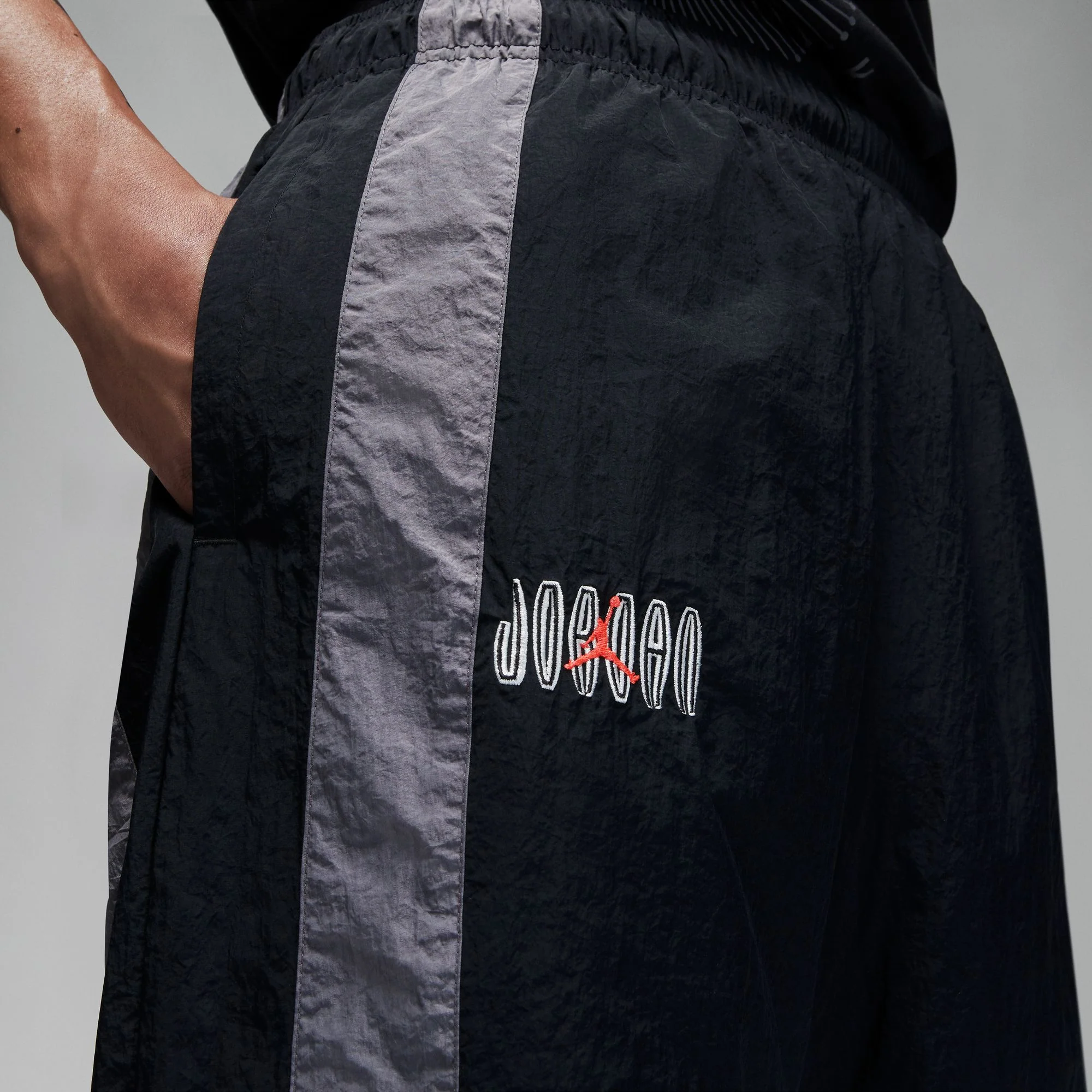 Air Jordan Mens Flight MVP Woven Pants - Image 4