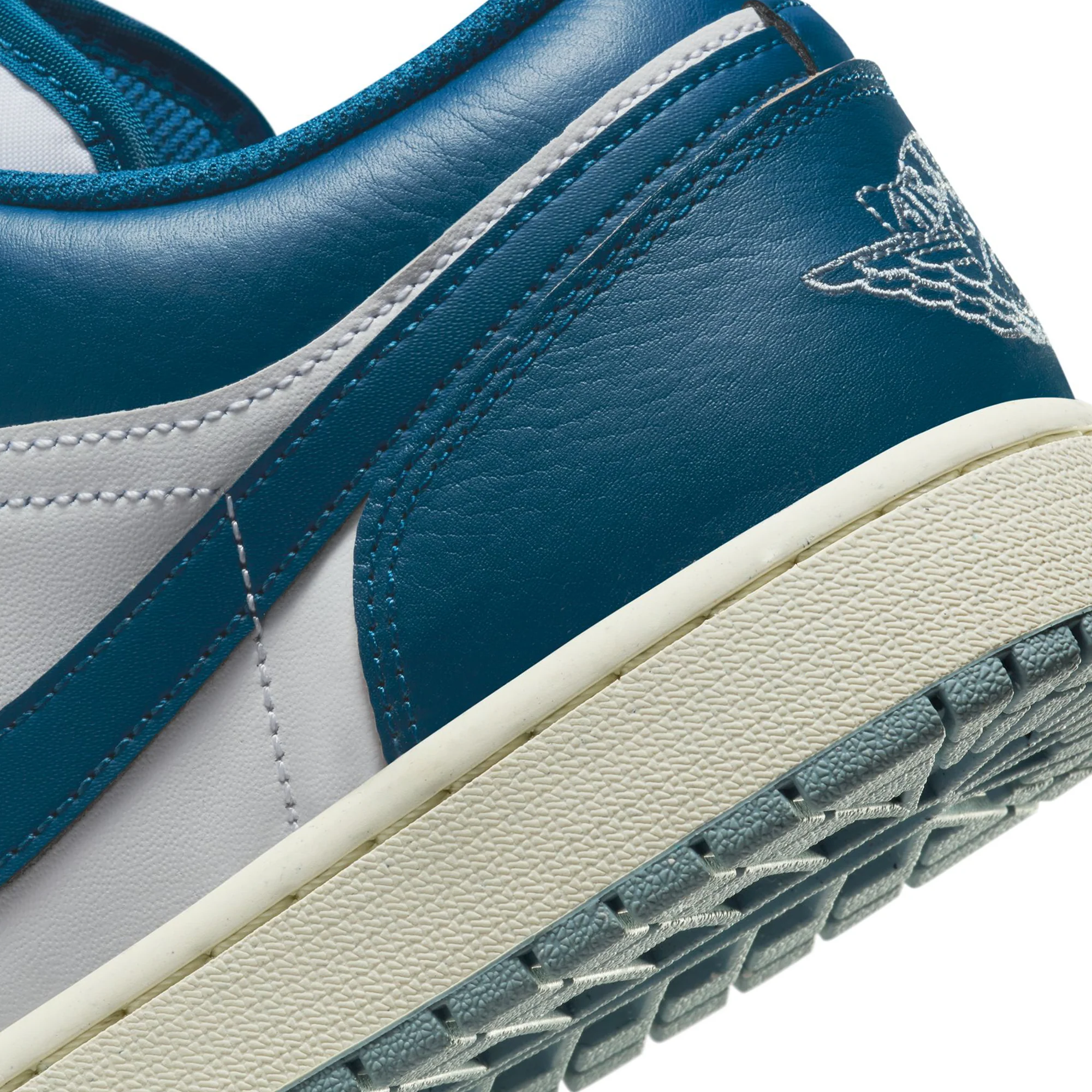 Air Jordan Mens 1 Low SE "Industrial Blue" Shoes - Image 4