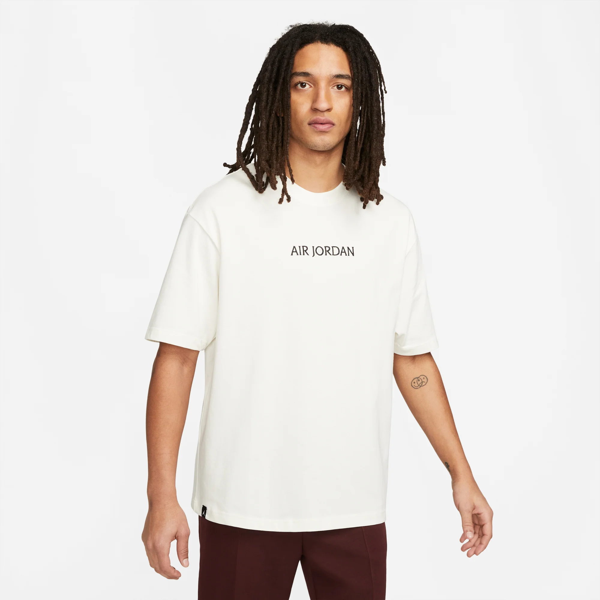 Air Jordan Mens SS Tee Sail - Image 2