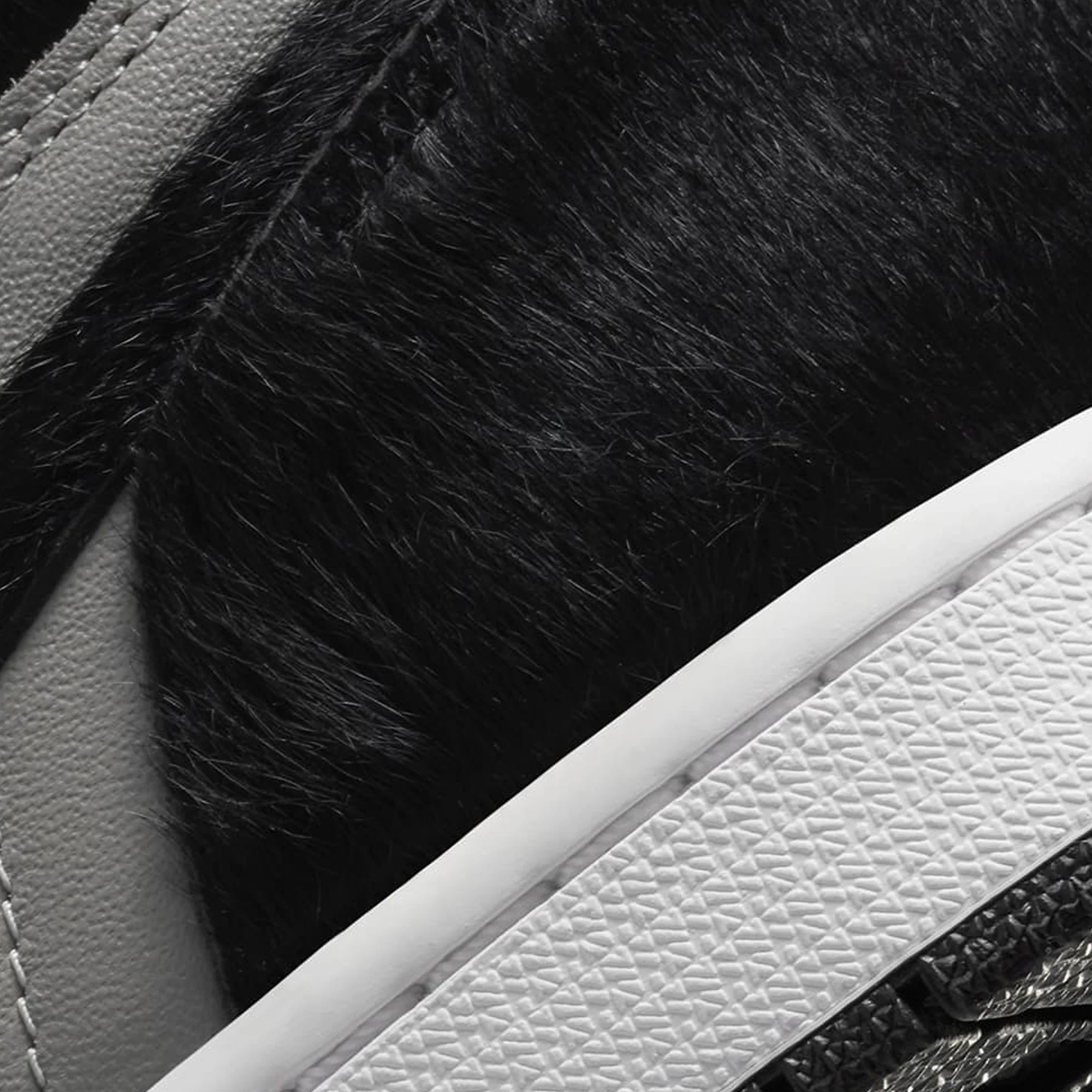 Air Jordan Womens 1 Retro High Shoes - Image 4