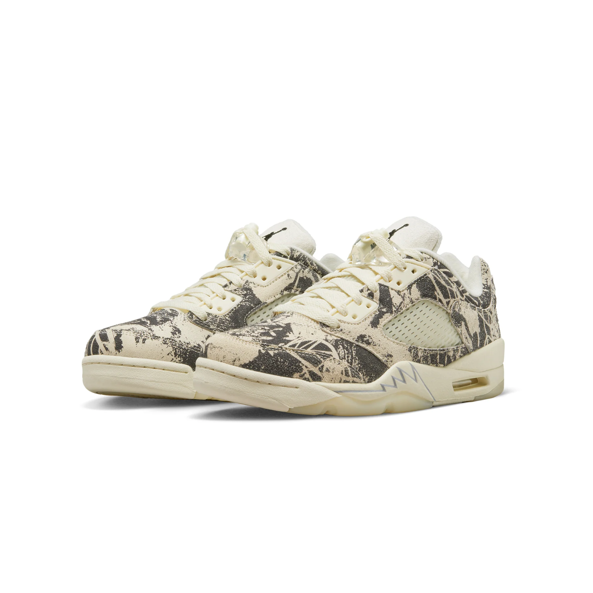 Air Jordan Womens 5 Retro Low Shoes - Image 2