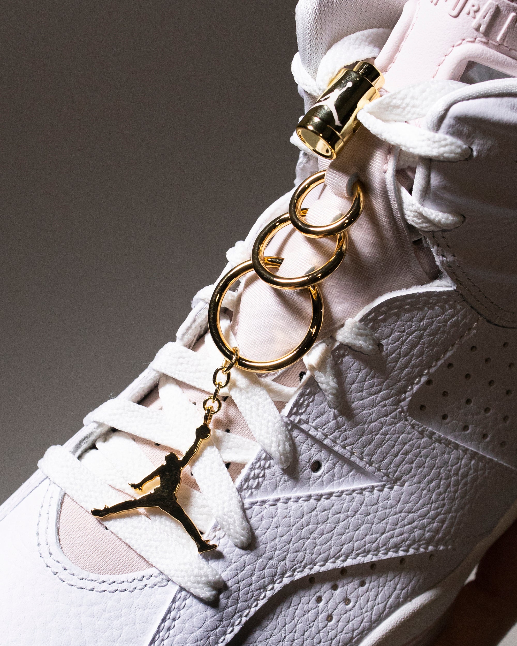 Air Jordan Womens 6 Retro Gold Hoop Shoes - Image 4