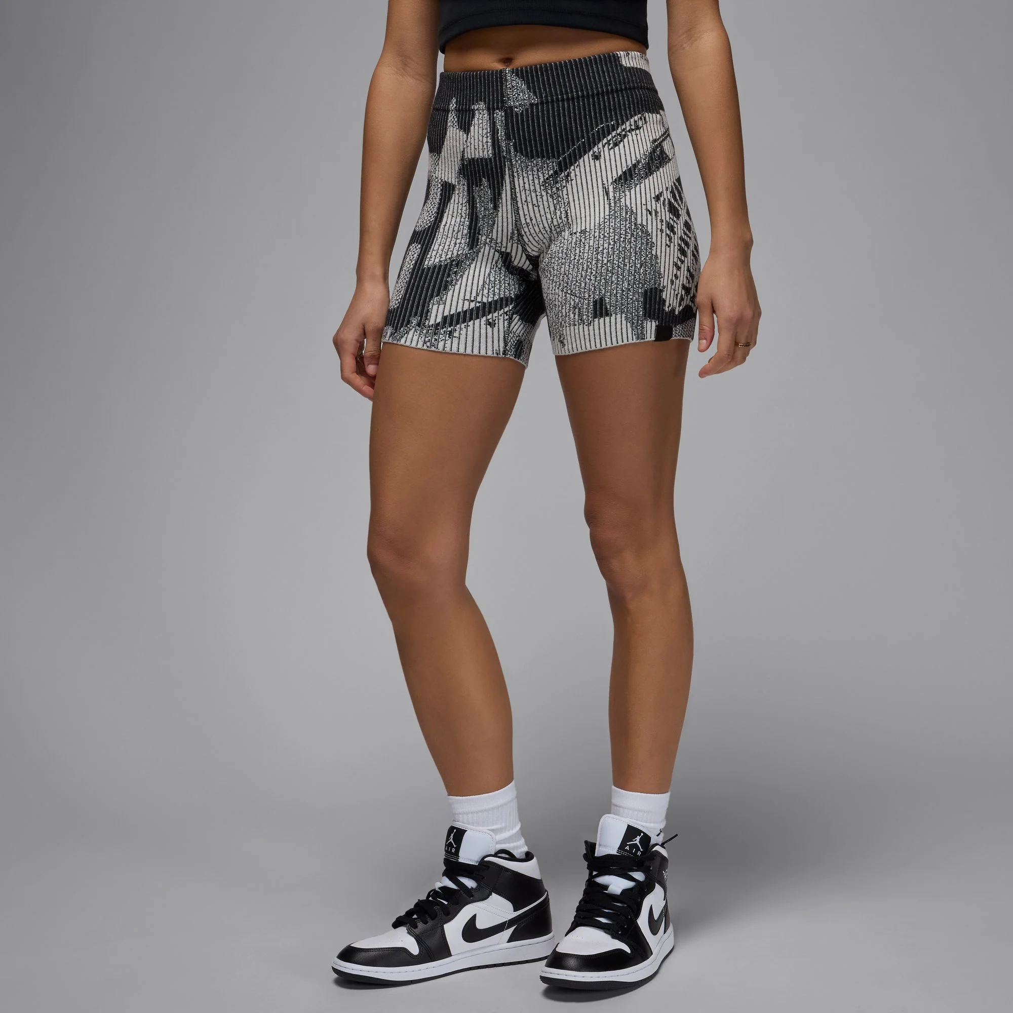 Air Jordan Womens Knit Shorts - Image 2