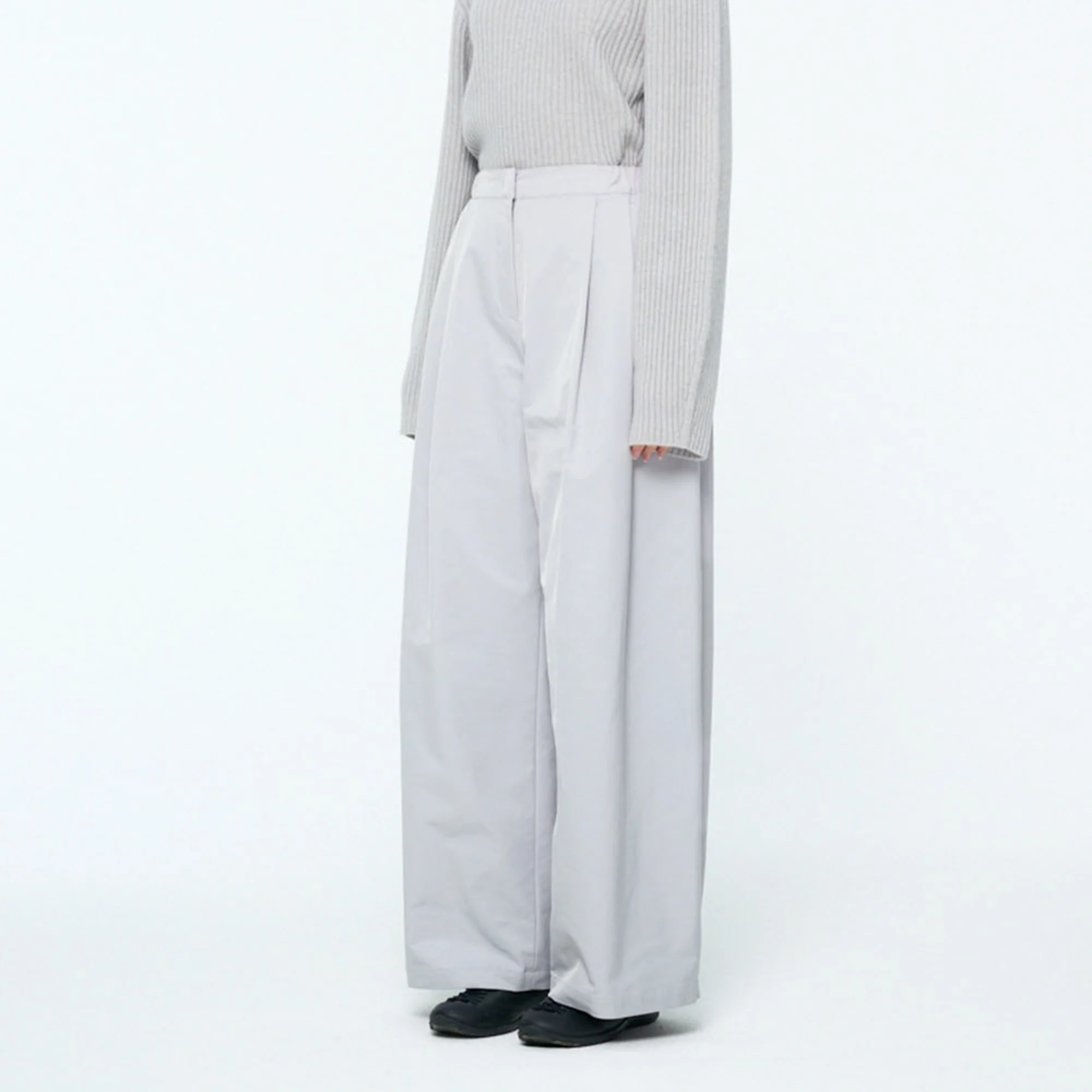 Amomento Womens Two Tuck Ballon Pants - Image 4