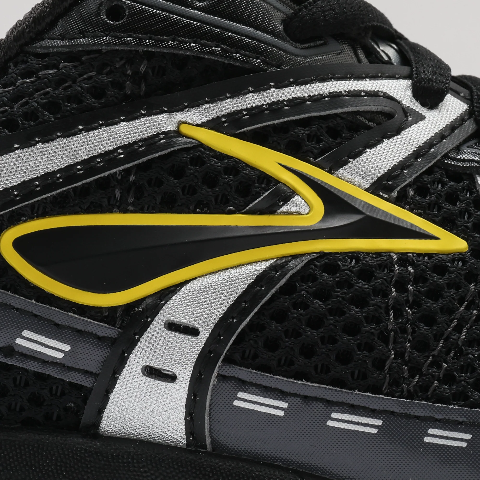 Brooks Mens Adrenaline GTS 10 Shoes - Image 4