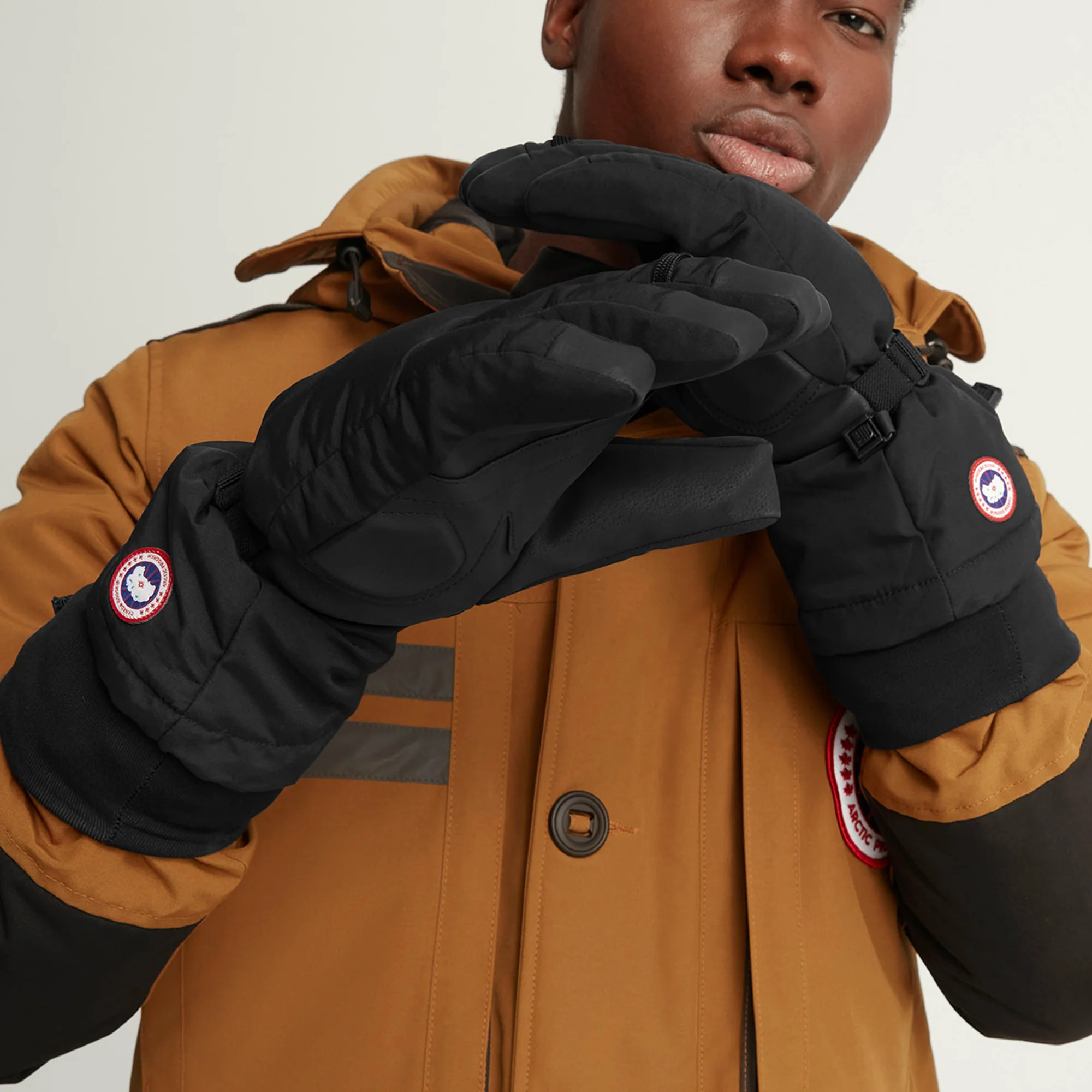 Canada Goose Mens Down Gloves 'Black-Noir' - Image 2