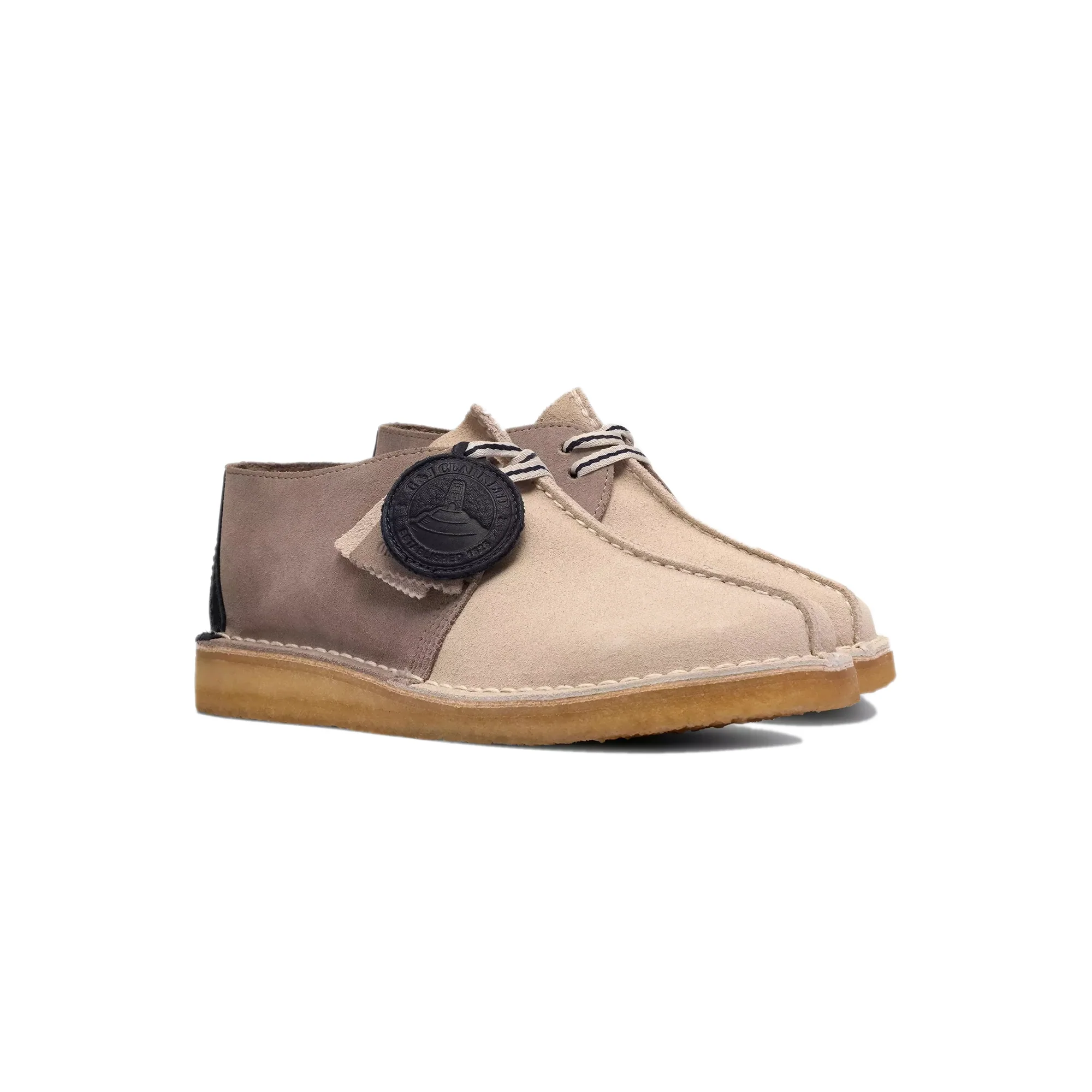 Clarks Mens Desert Trek Shoes - Image 2