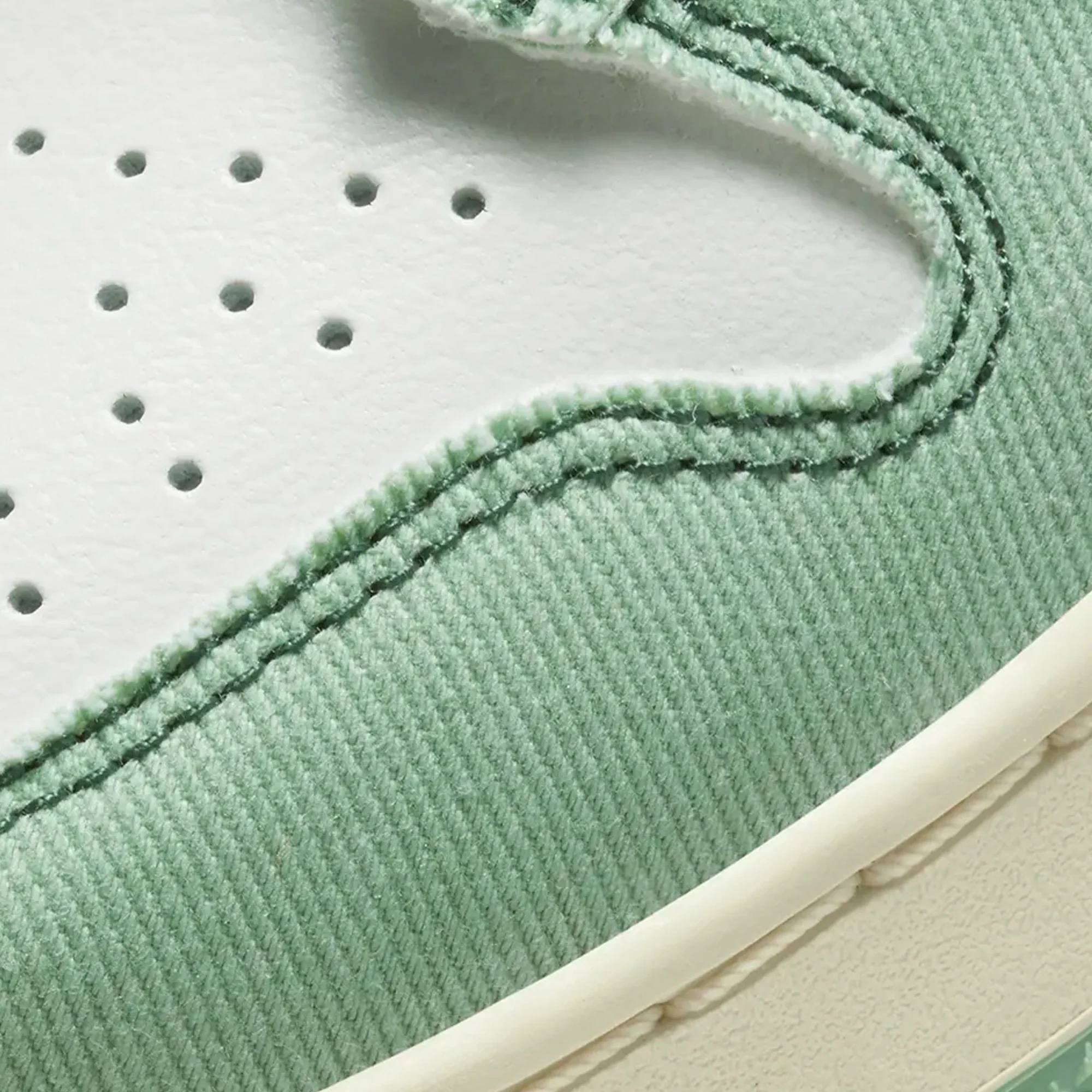 Nike Womens Dunk High 1985 Shoes - Image 4