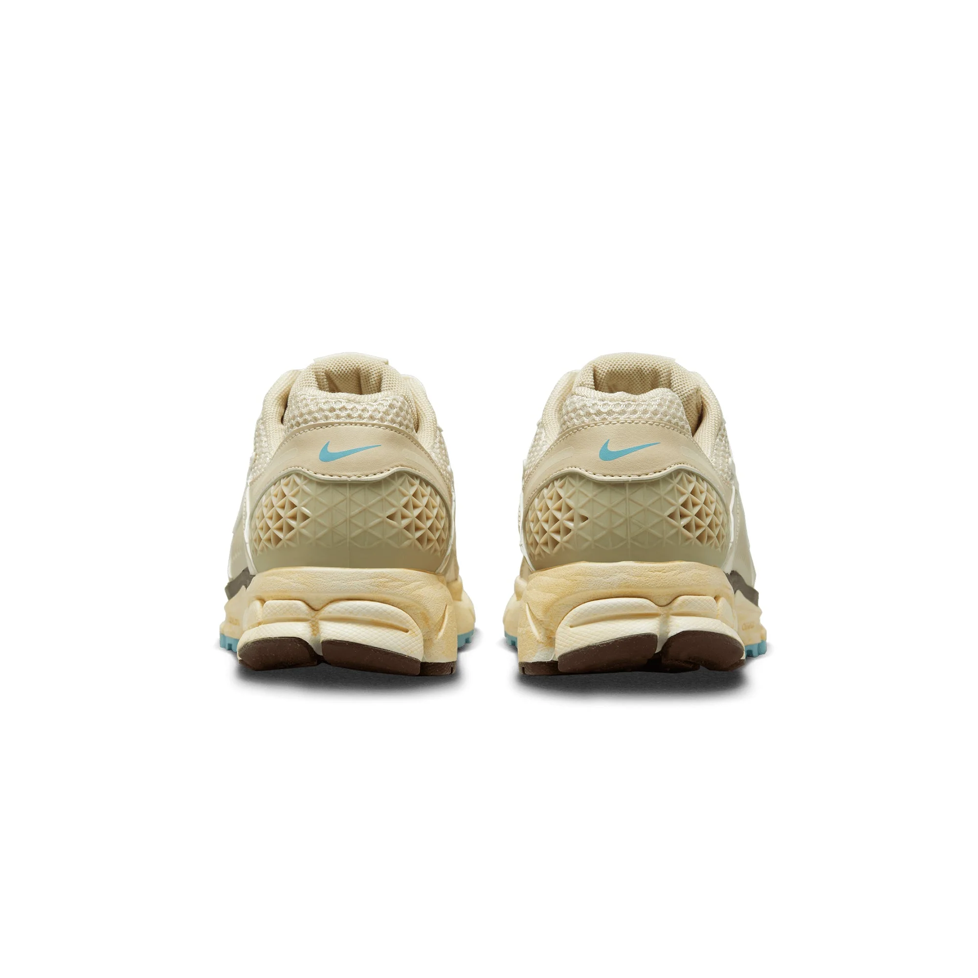 Nike Womens Zoom Vomero 5 Shoes - Image 3
