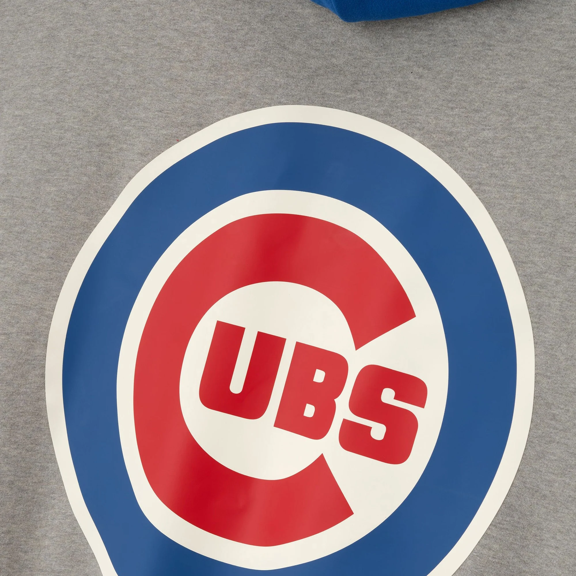 Fear of God ESSENTIALS x MLB Mens Cubs Sport Fit Pullover Hoodie - Image 4