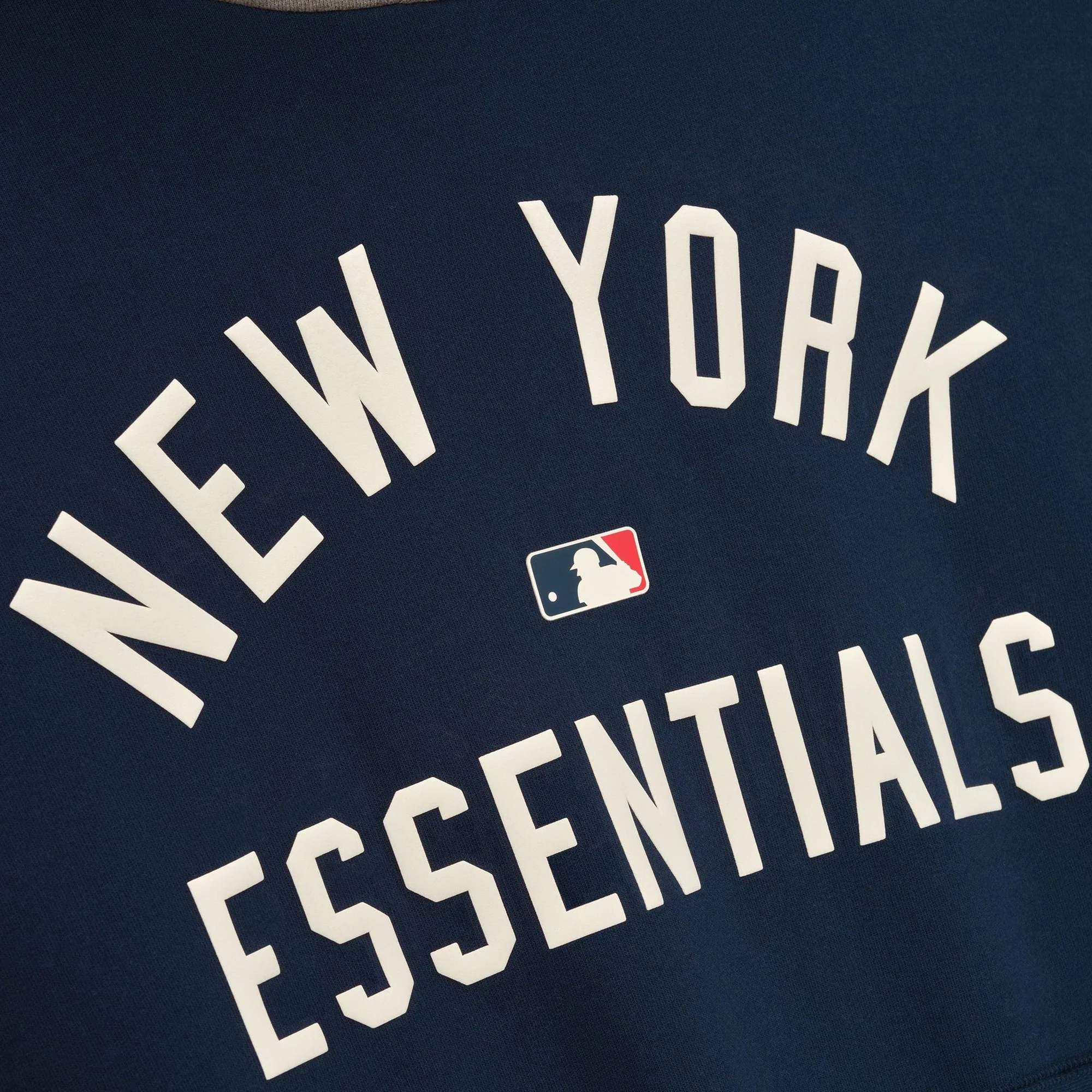 Fear of God ESSENTIALS x MLB Mens Yankees Sport Fit Pullover Hoodie - Image 3