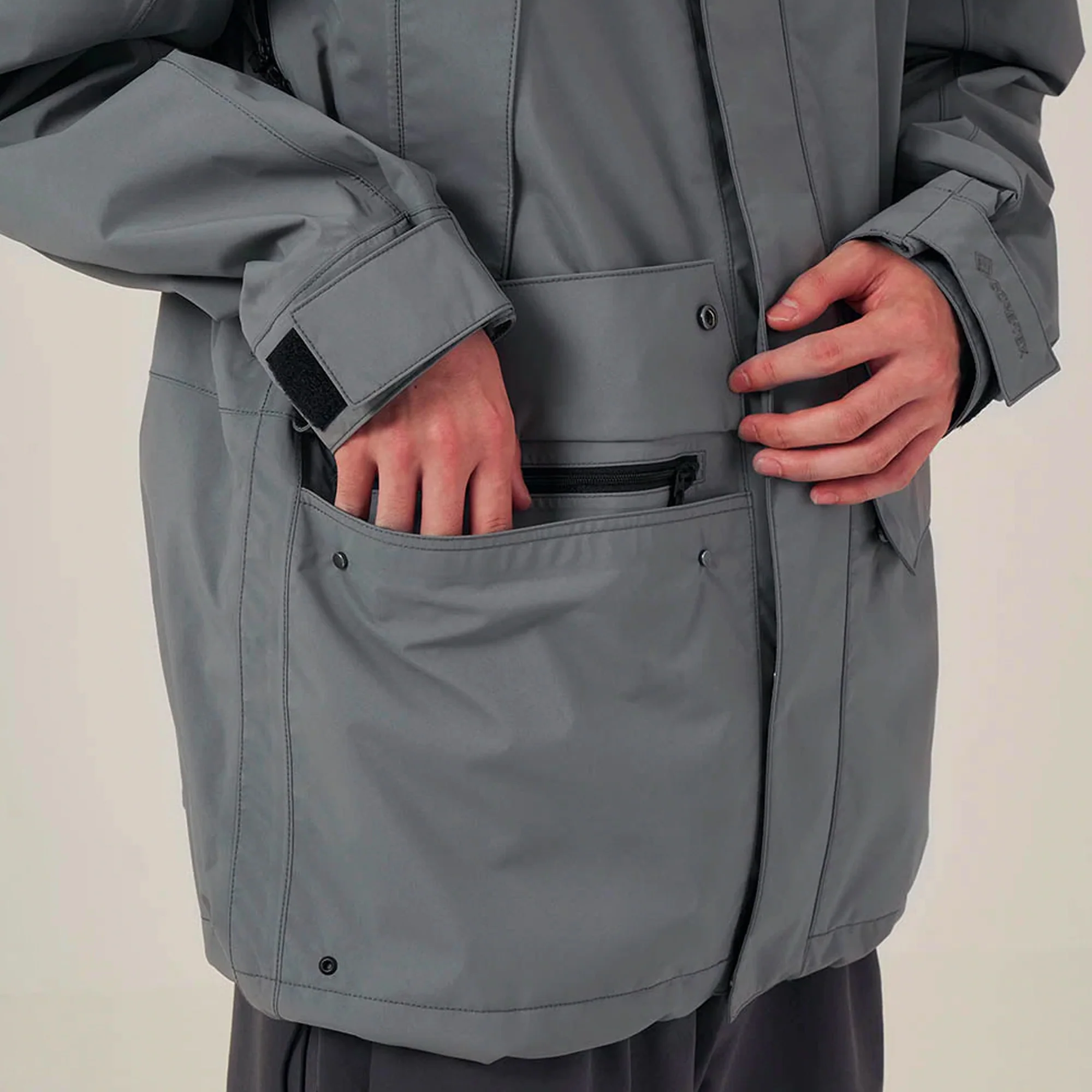 Goldwin Mens Gore-Tex Act City Jacket 'Moon Stone' - Image 4