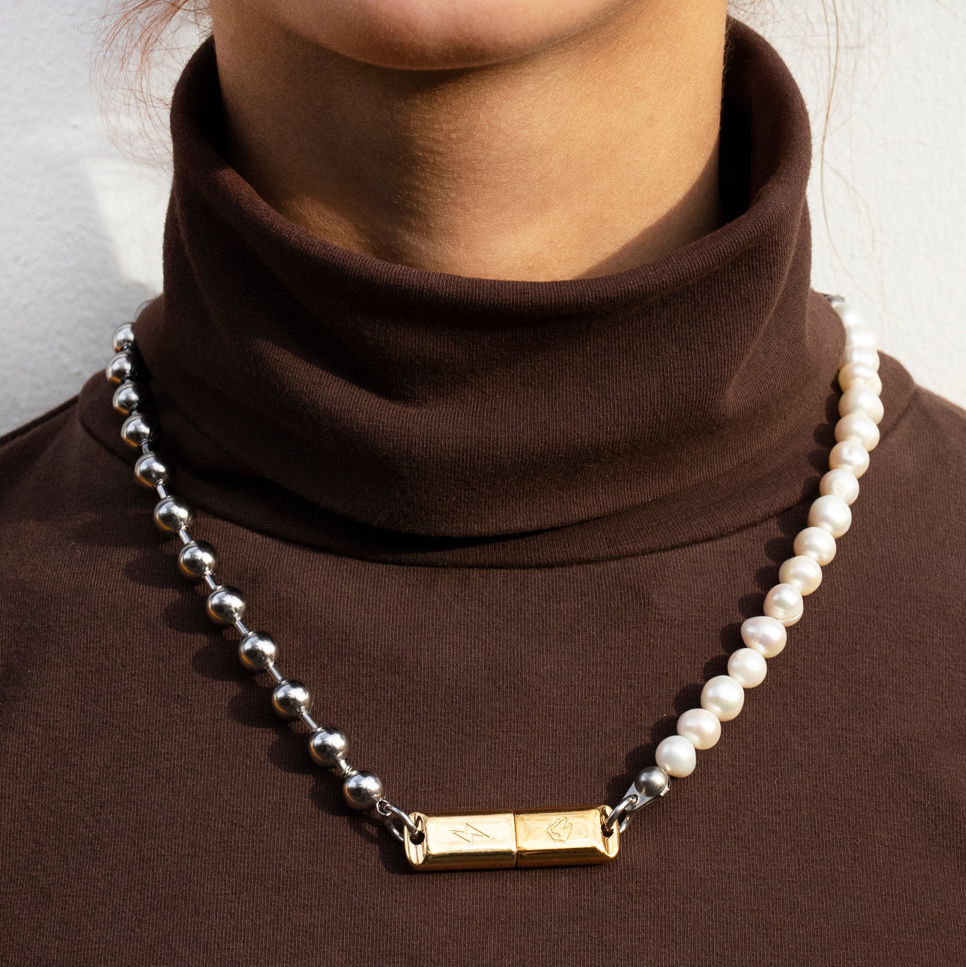 In Gold We Trust Paris USB-C Necklace (Palladium) - Image 2