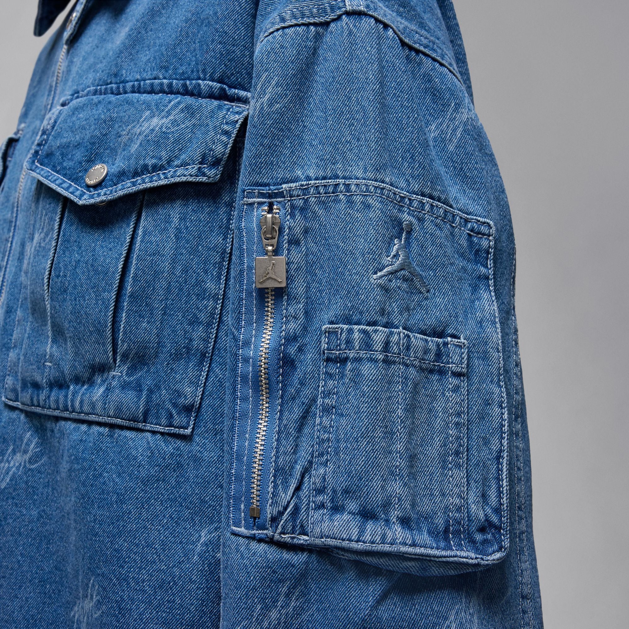 Air Jordan Womens Renegade Jacket - Image 3